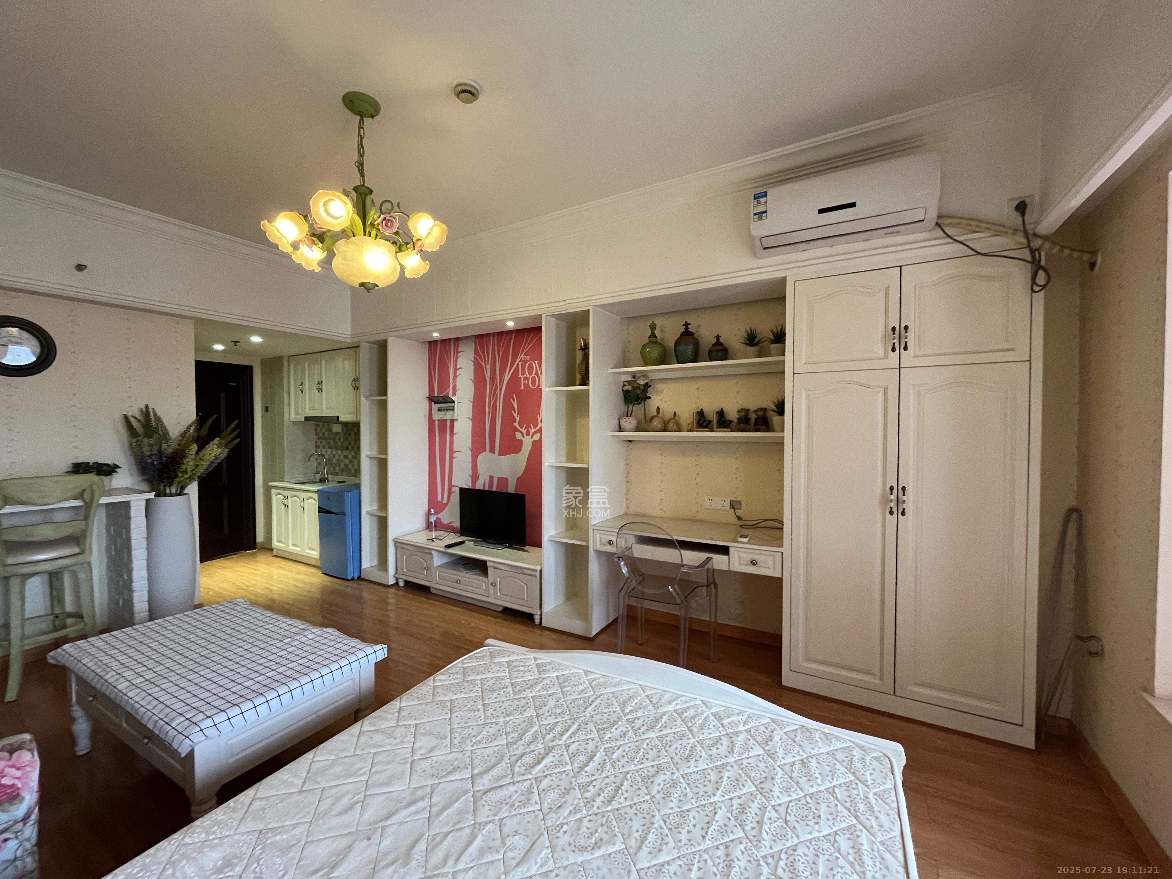 英郡年华 1室1厅1卫 1500.0元/月 英郡年华 1室1厅1卫 1500.0元/月室内图