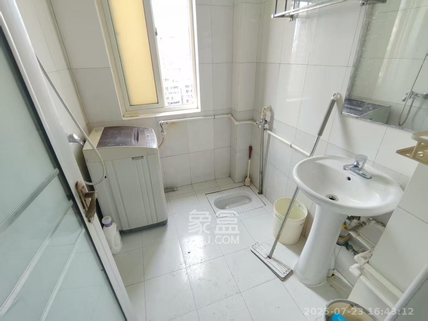 巧克力空间（建鸿达现代大厦）  3室1厅1卫    2100.0元/月室内图