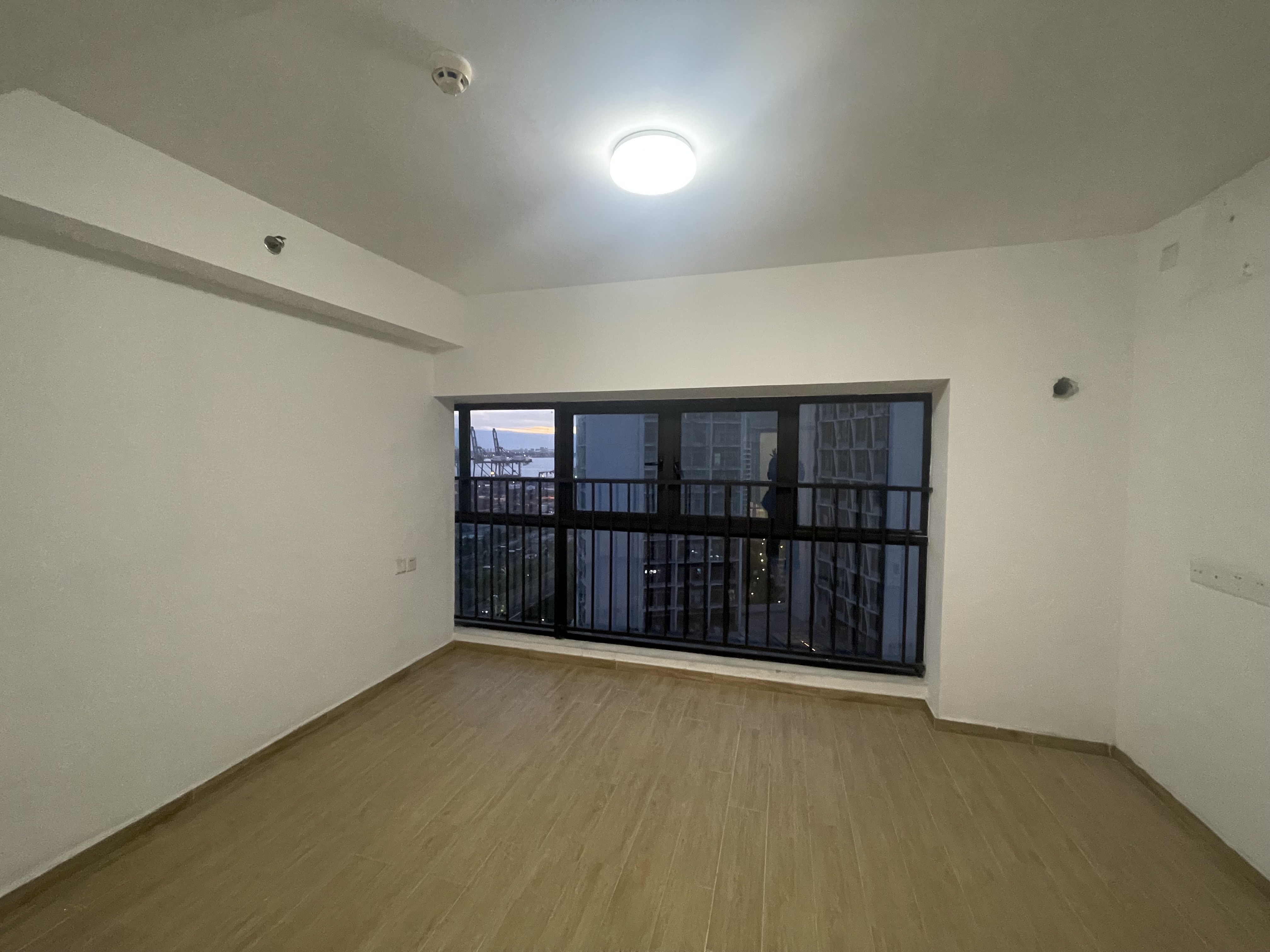 保利中央海岸一二期 1室1厅2卫 70.0万 保利中央海岸一二期 1室1厅2卫 70.0万客厅