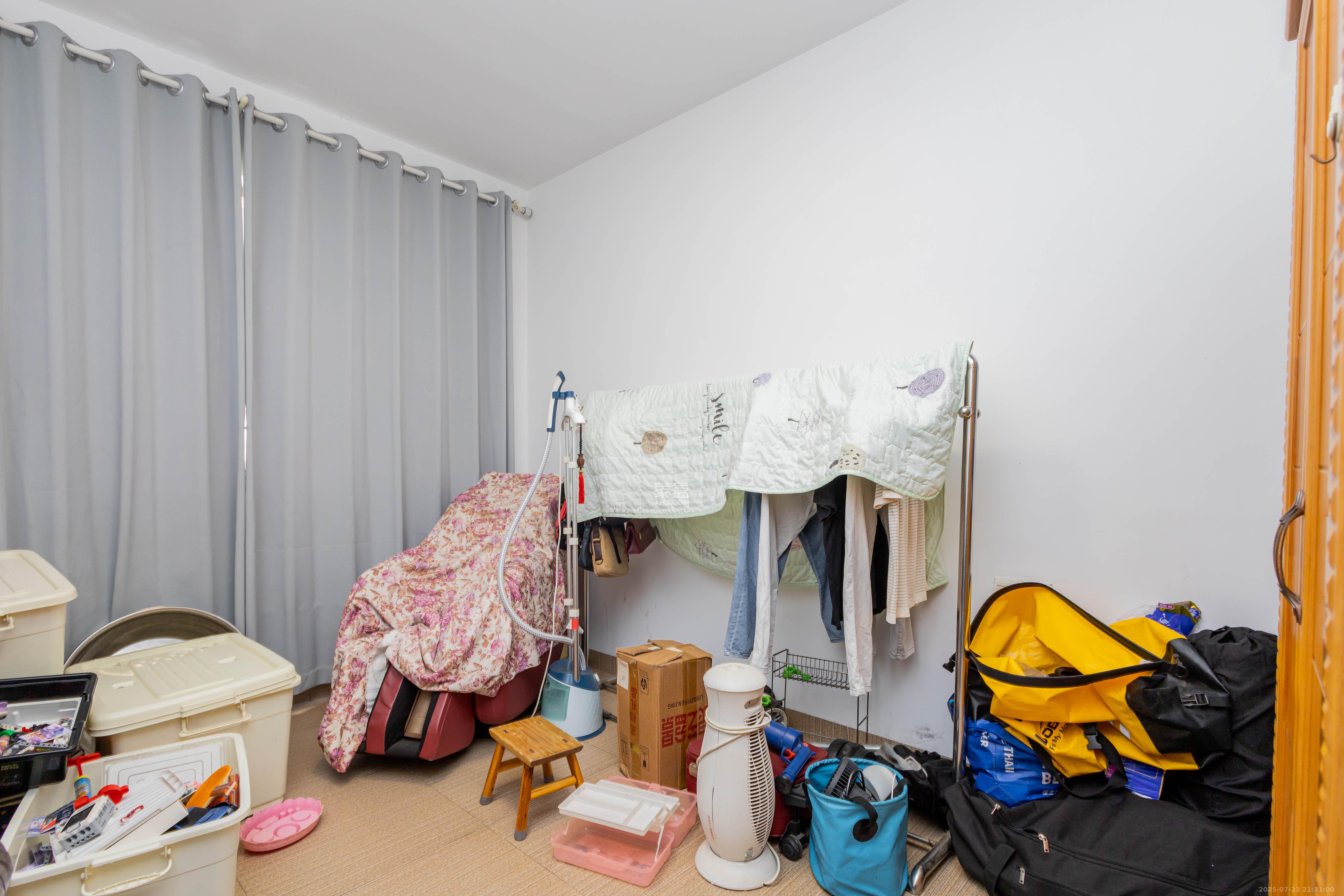 天园假日 4室2厅2卫 145.8万 天园假日 4室2厅2卫 145.8万卧室