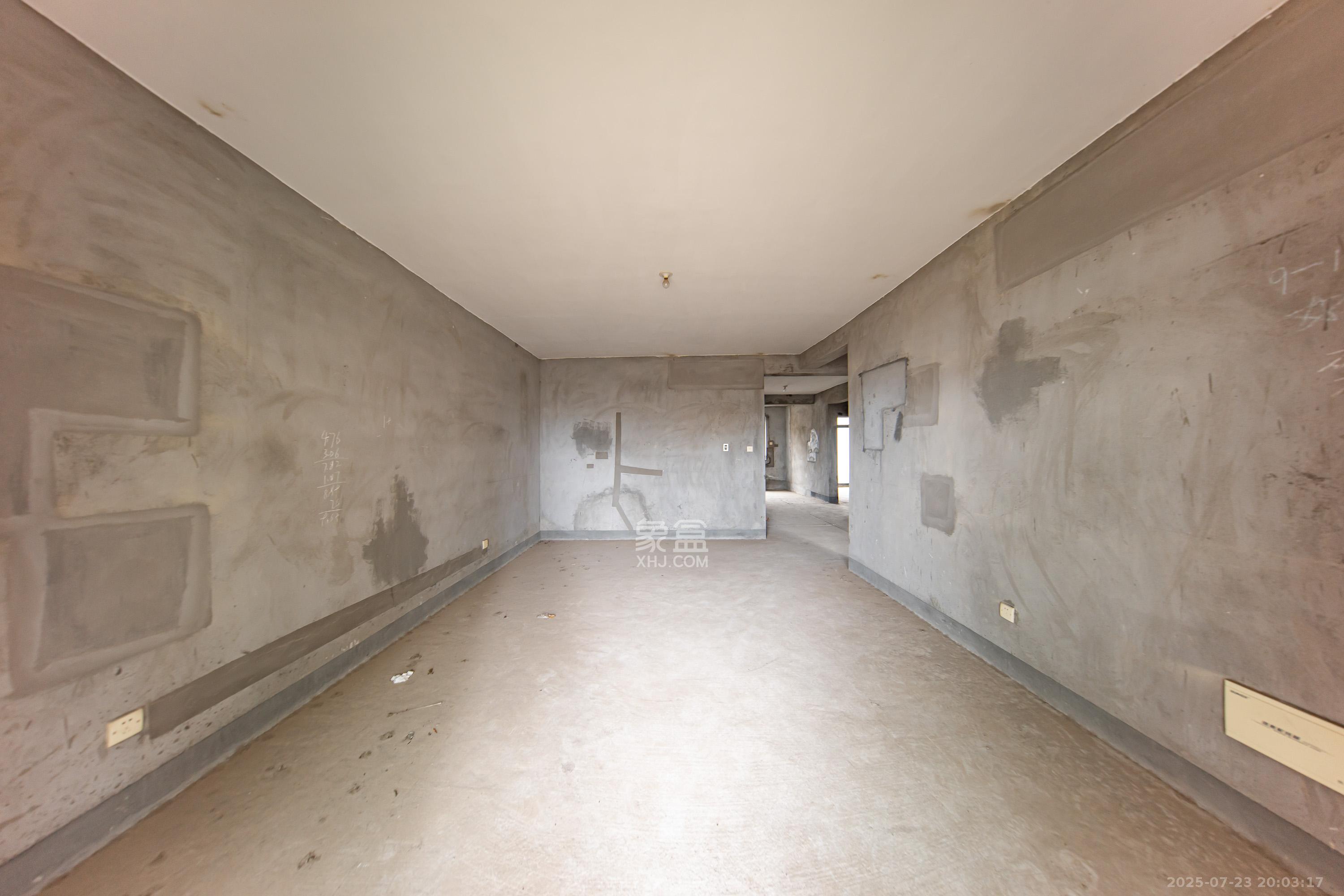中建麓山和苑  3室2厅2卫   69.80万