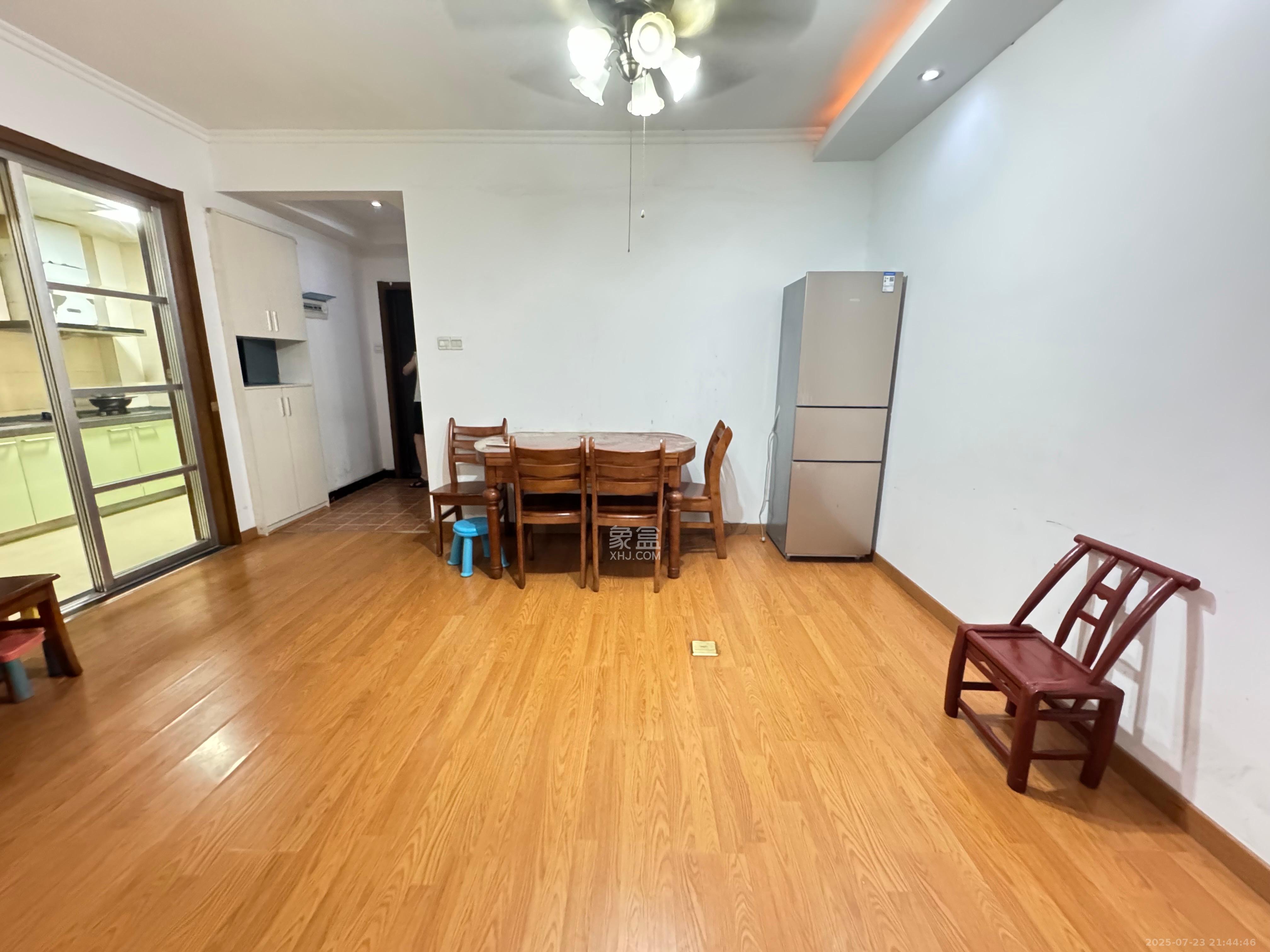 同鑫家园 3室2厅2卫 2950.0元/月 同鑫家园 3室2厅2卫 2950.0元/月室内图