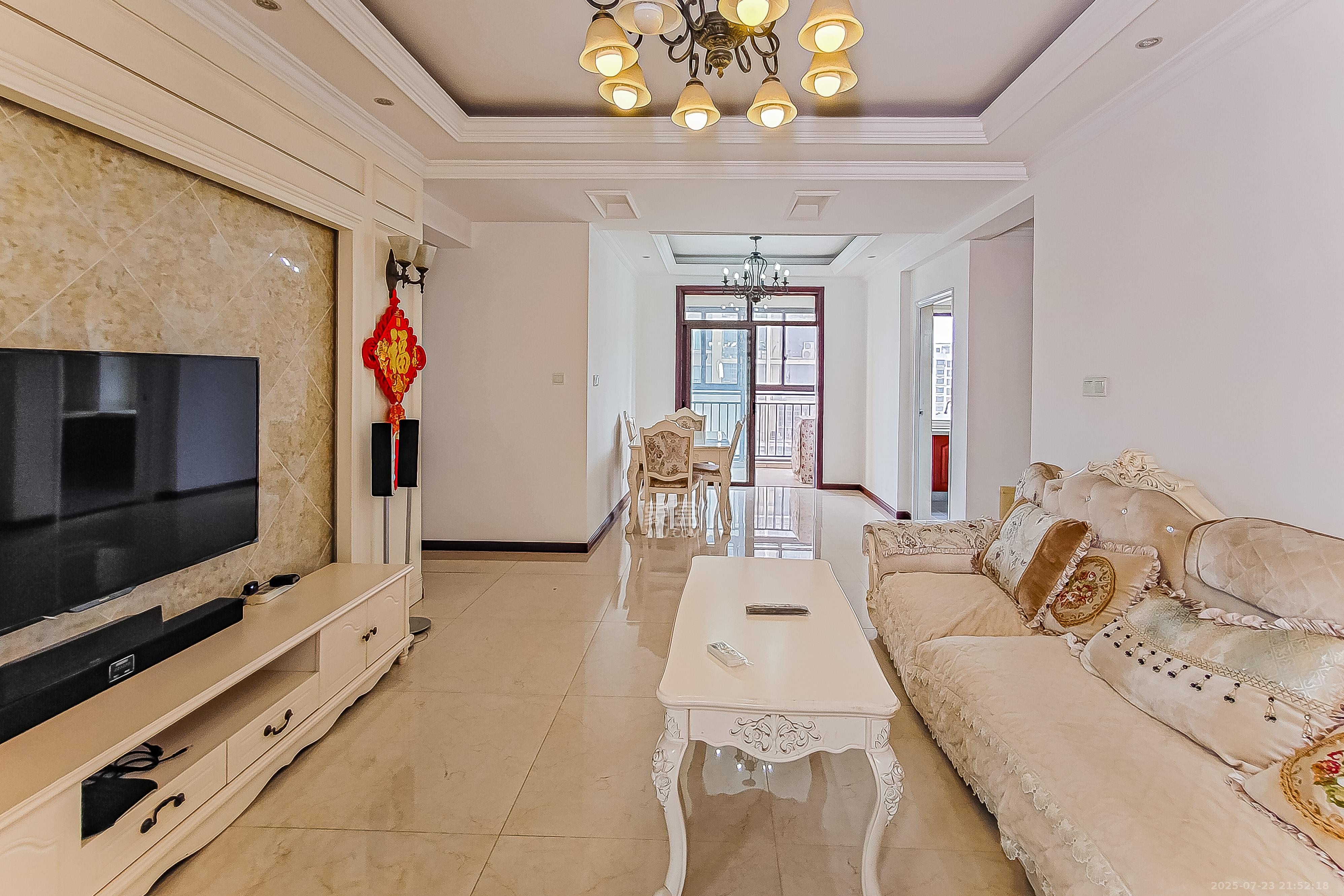 大鸿杰座  3室2厅2卫    137.8万 大鸿杰座  3室2厅2卫    137.8万客厅