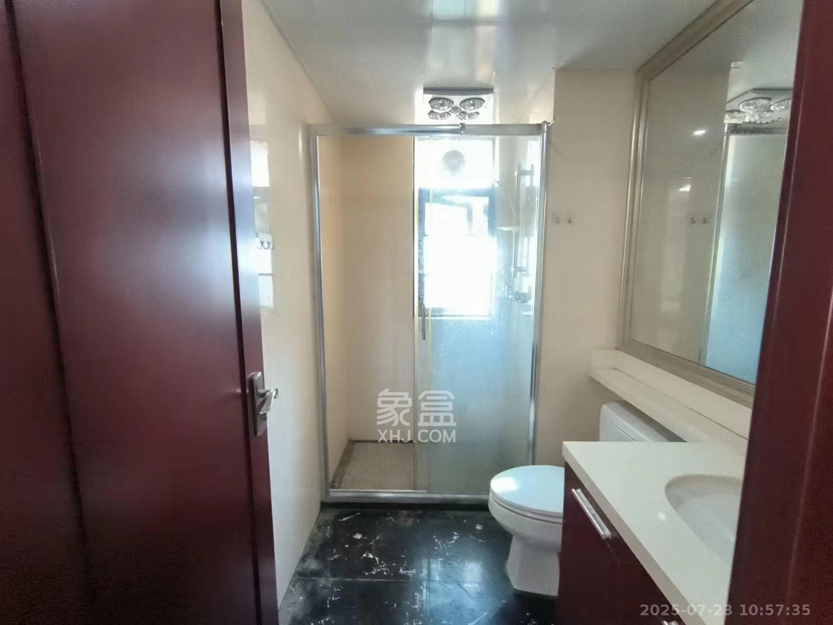 中海国际三期 4室2厅2卫 2200.0元/月 中海国际三期 4室2厅2卫 2200.0元/月室内图