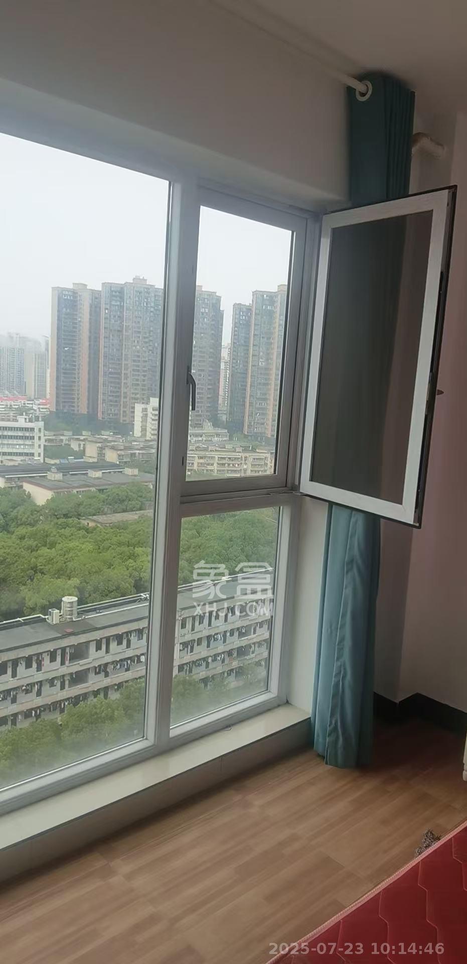 荣盛花语书苑 4室2厅2卫 3400.0元/月 荣盛花语书苑 4室2厅2卫 3400.0元/月室内图