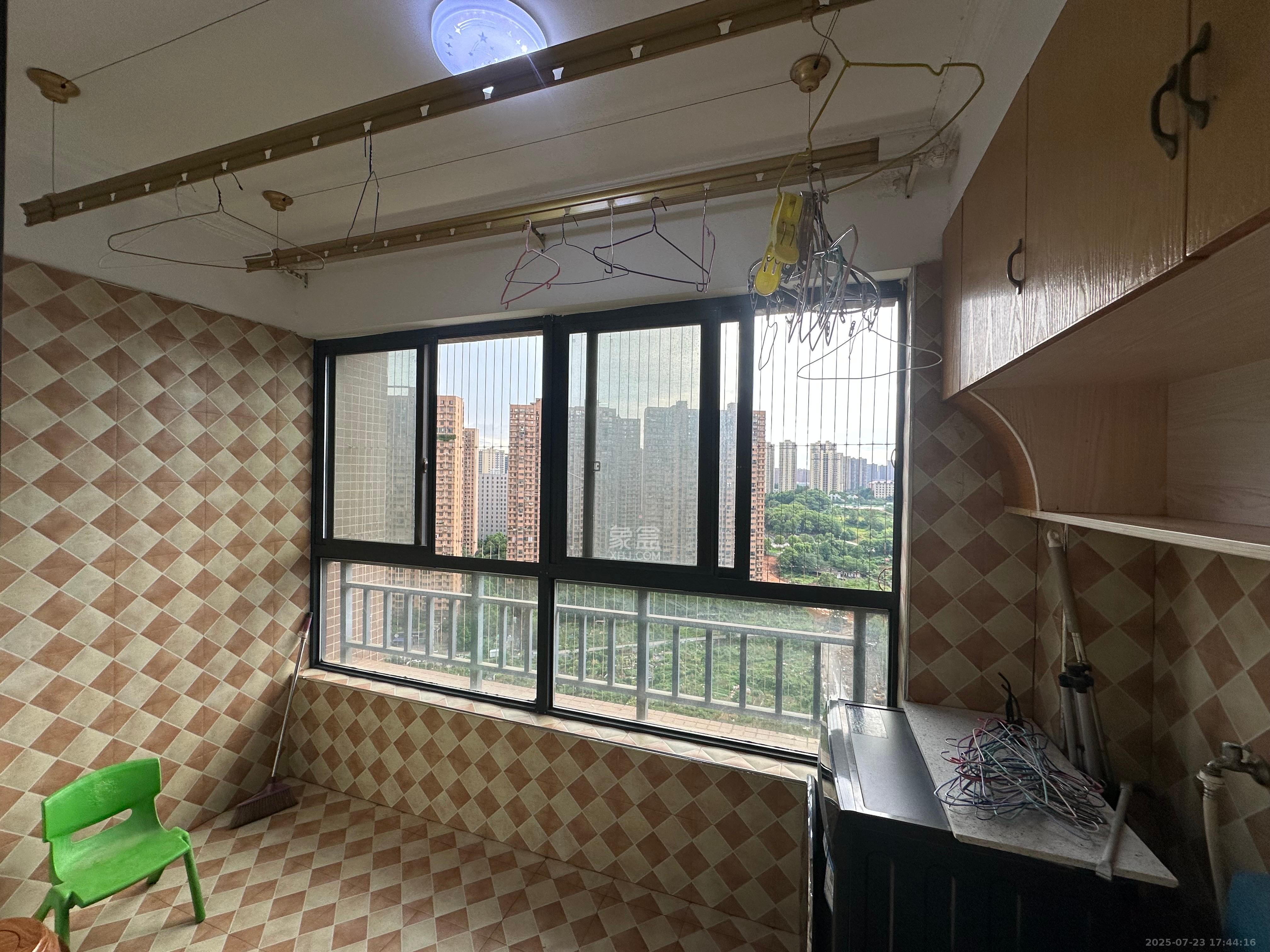 香樟兰亭（朗峰苑）  4室2厅1卫   2400.00元/月室内图