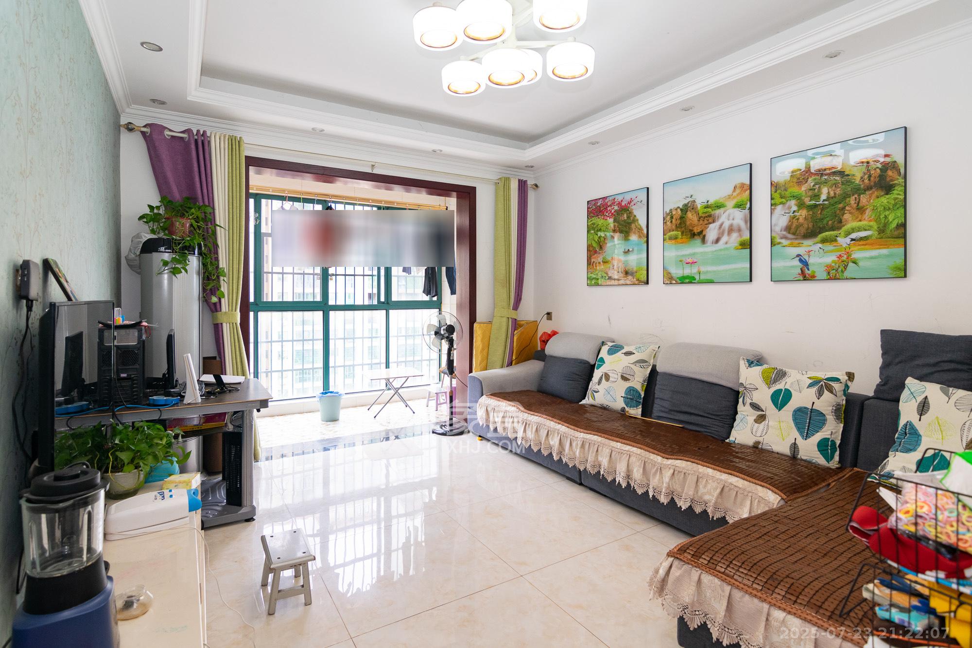 富基世纪公园 3室2厅1卫 53.0万 富基世纪公园 3室2厅1卫 53.0万客厅