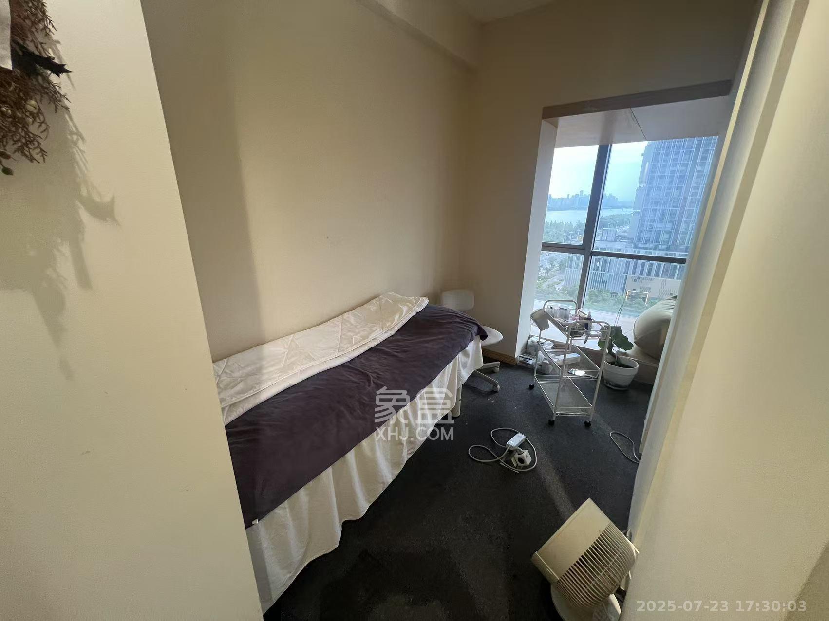 保利国际广场 1室1厅1卫 7500.0元/月 保利国际广场 1室1厅1卫 7500.0元/月室内图