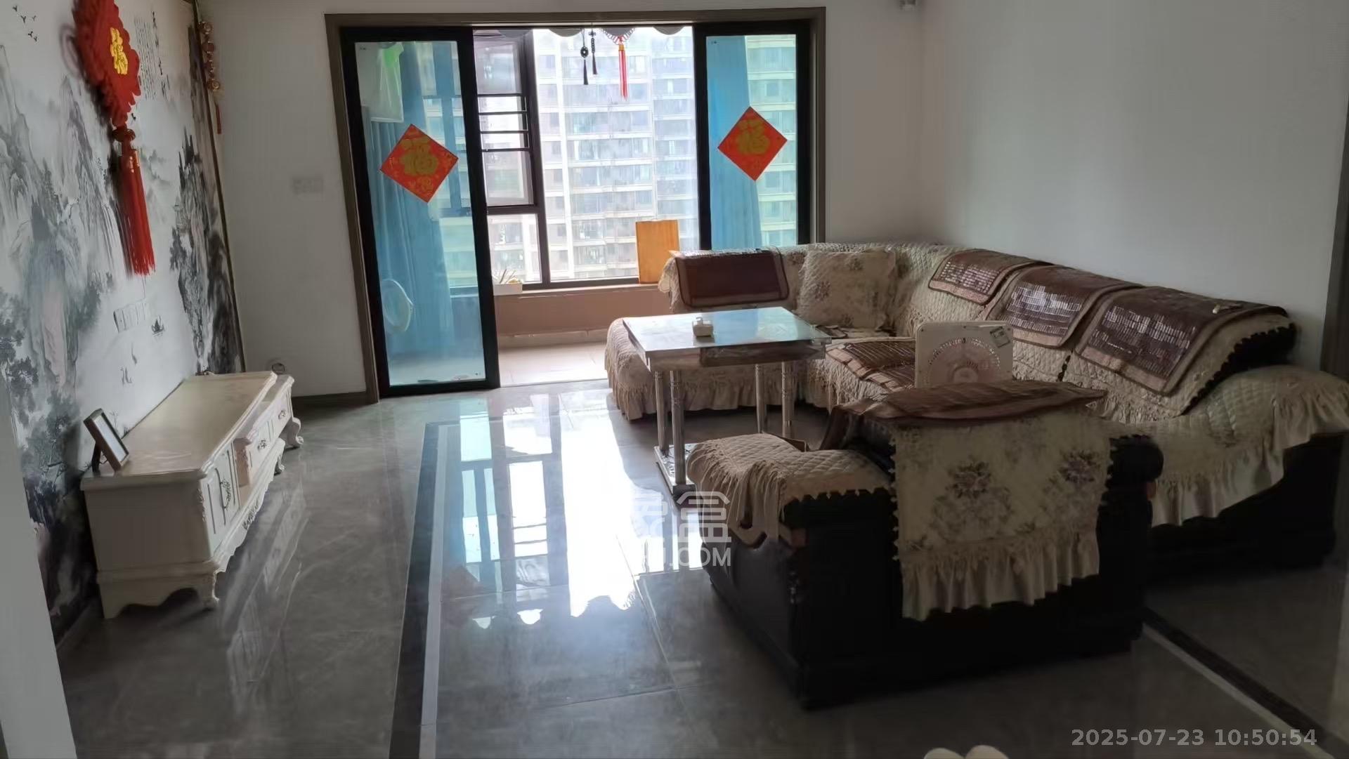 越秀亲爱里 5室2厅2卫 3200.0元/月 越秀亲爱里 5室2厅2卫 3200.0元/月室内图