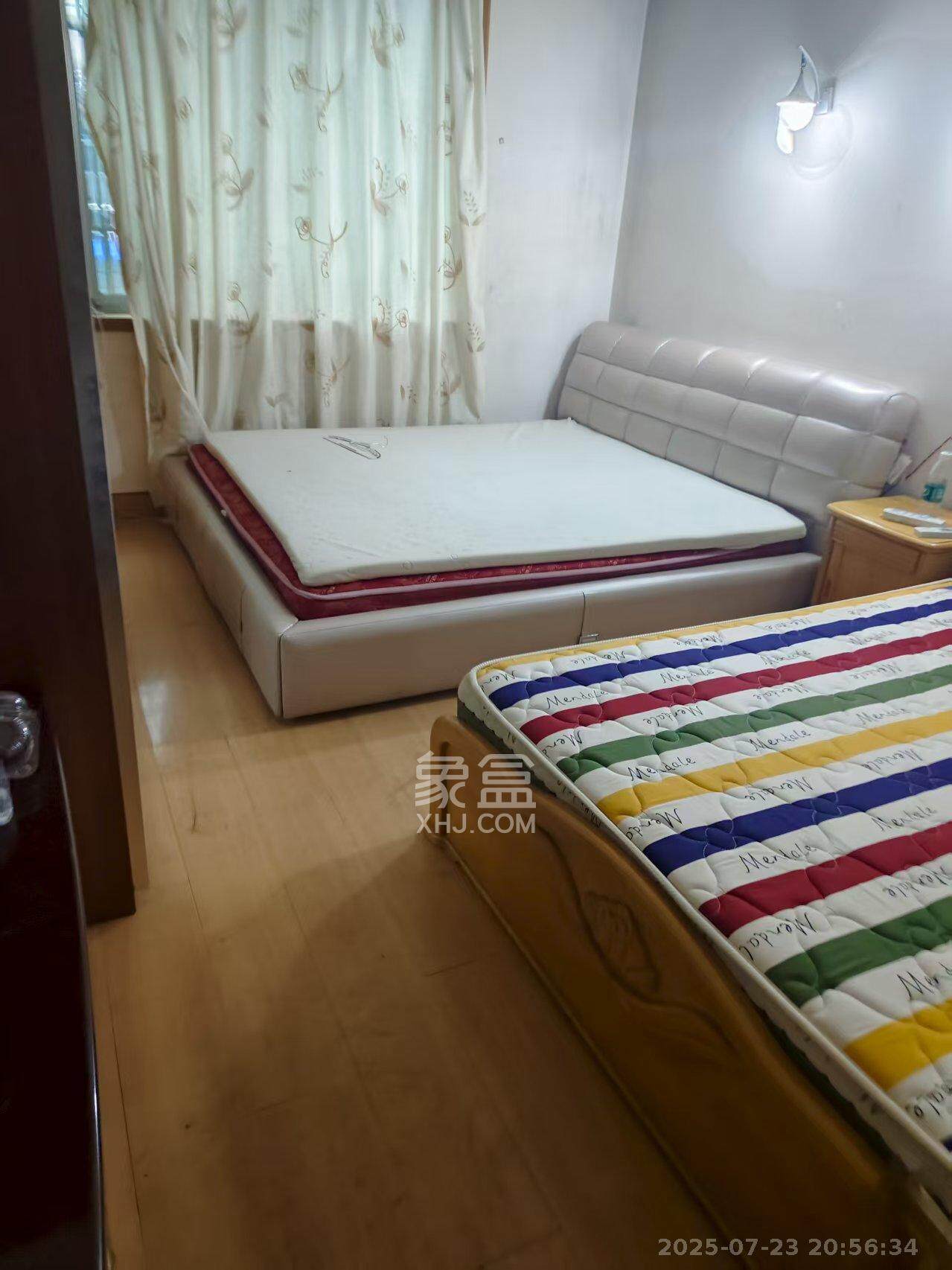 韵景商居  3室2厅2卫   2300.00元/月
