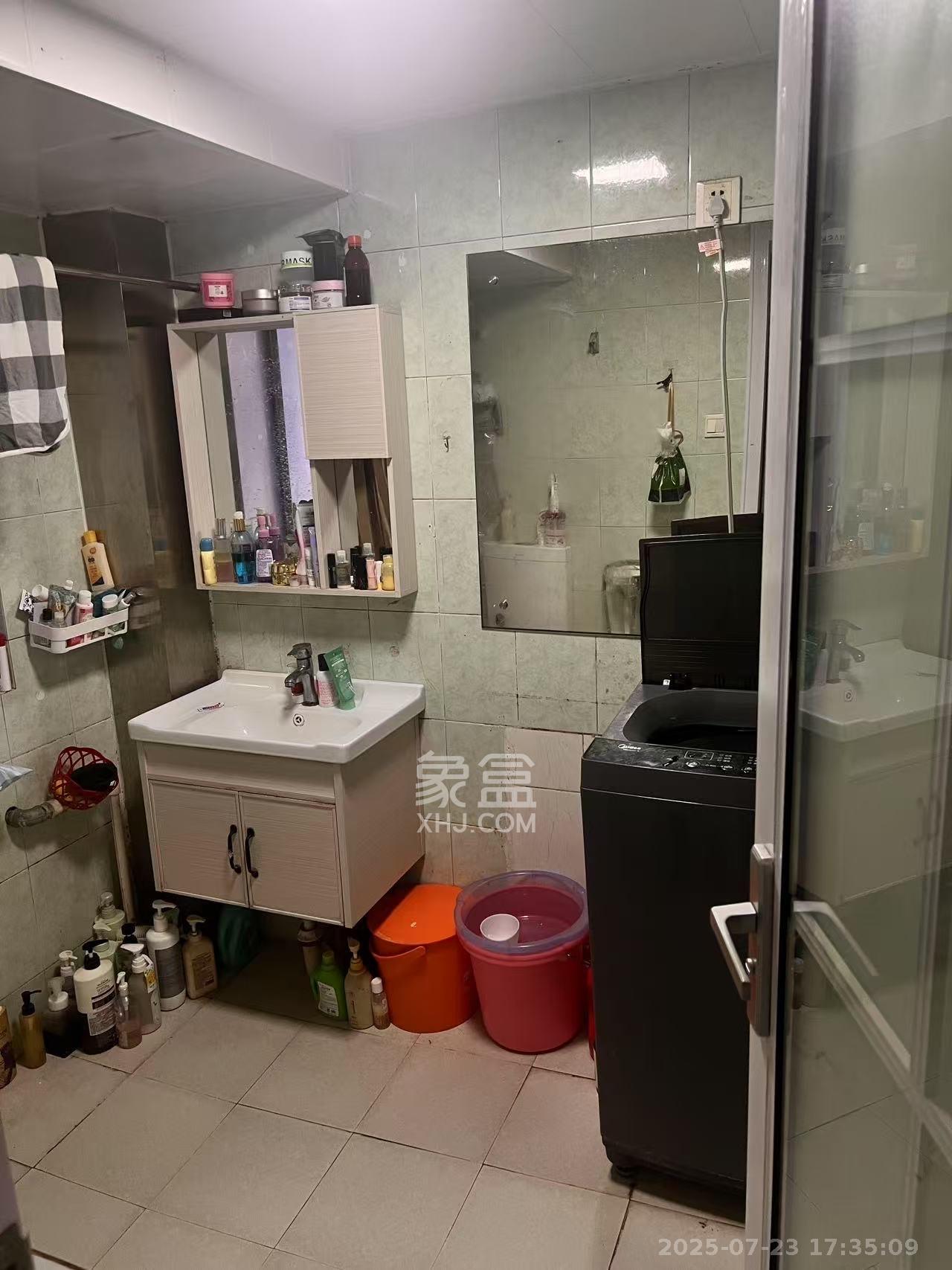 学院新村 3室2厅2卫 4500.0元/月 学院新村 3室2厅2卫 4500.0元/月室内图