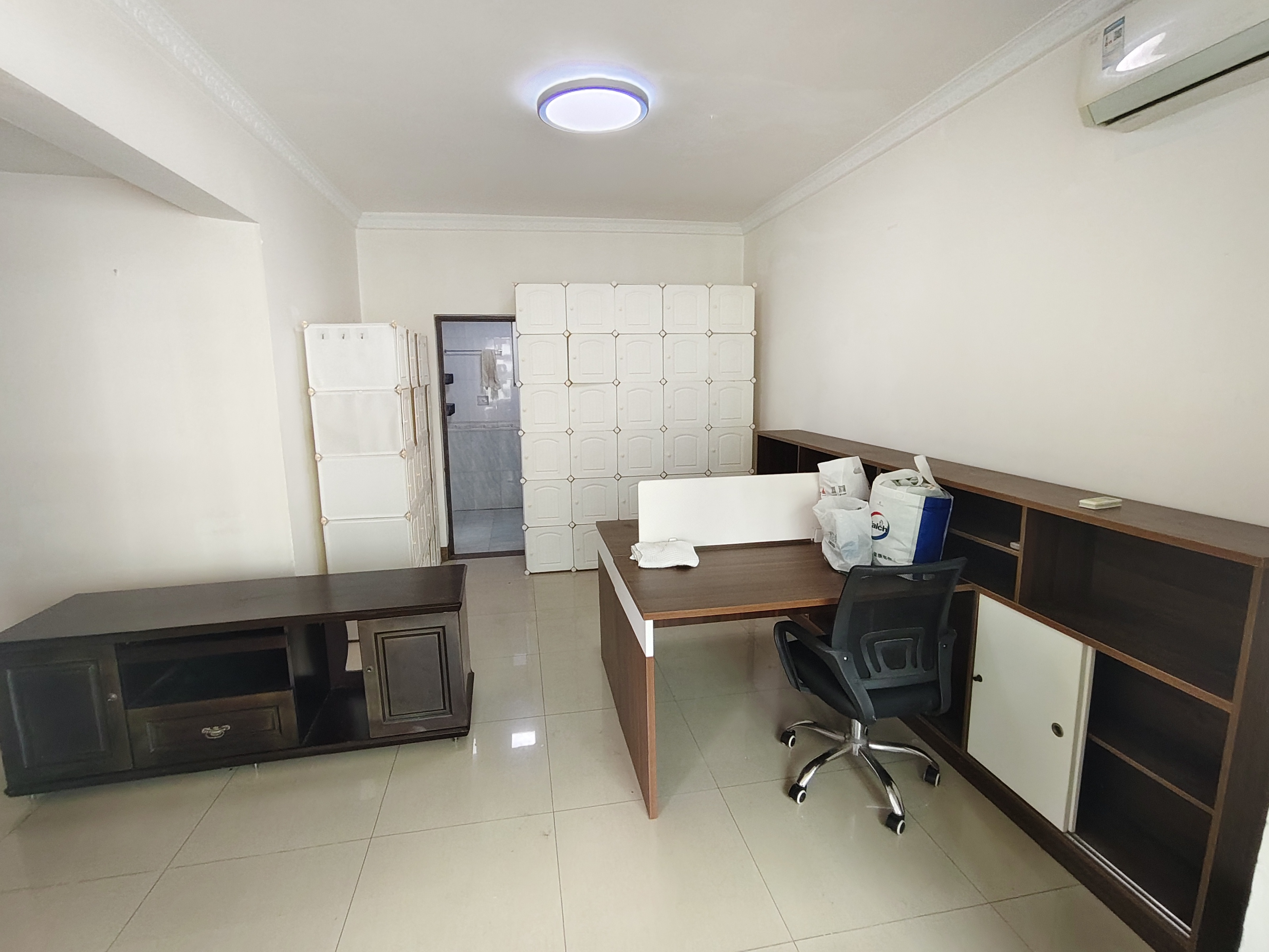 富豪大厦(富豪花园) 3室2厅2卫 2700.0元/月 富豪大厦(富豪花园) 3室2厅2卫 2700.0元/月室内图