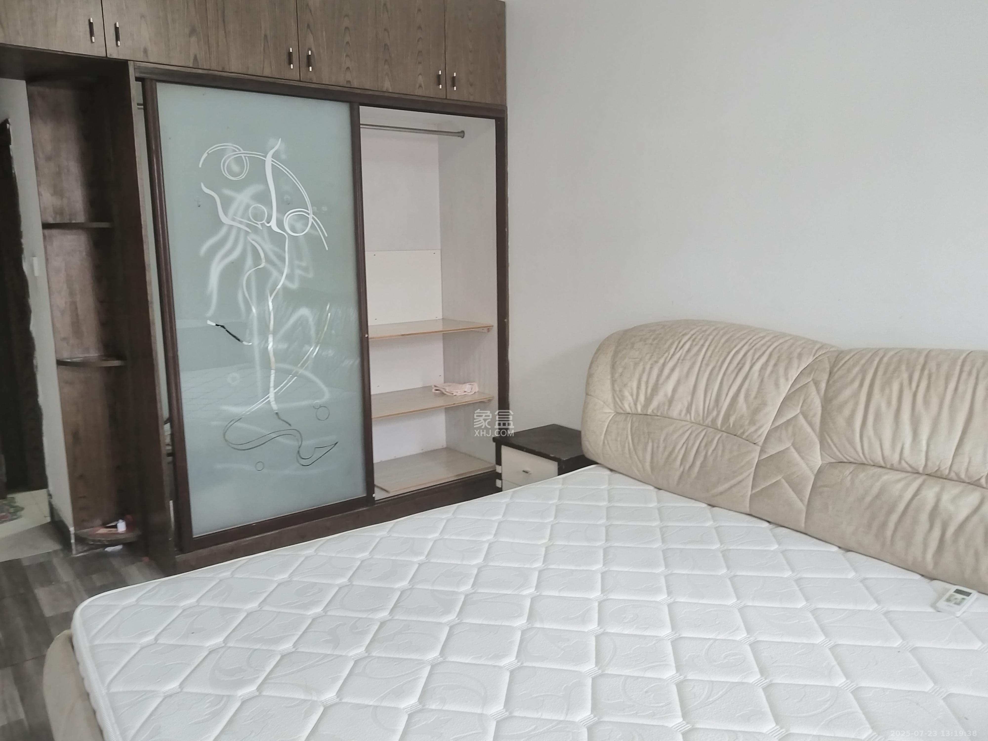 广厦新苑  1室1厅1卫    1600.0元/月室内图1