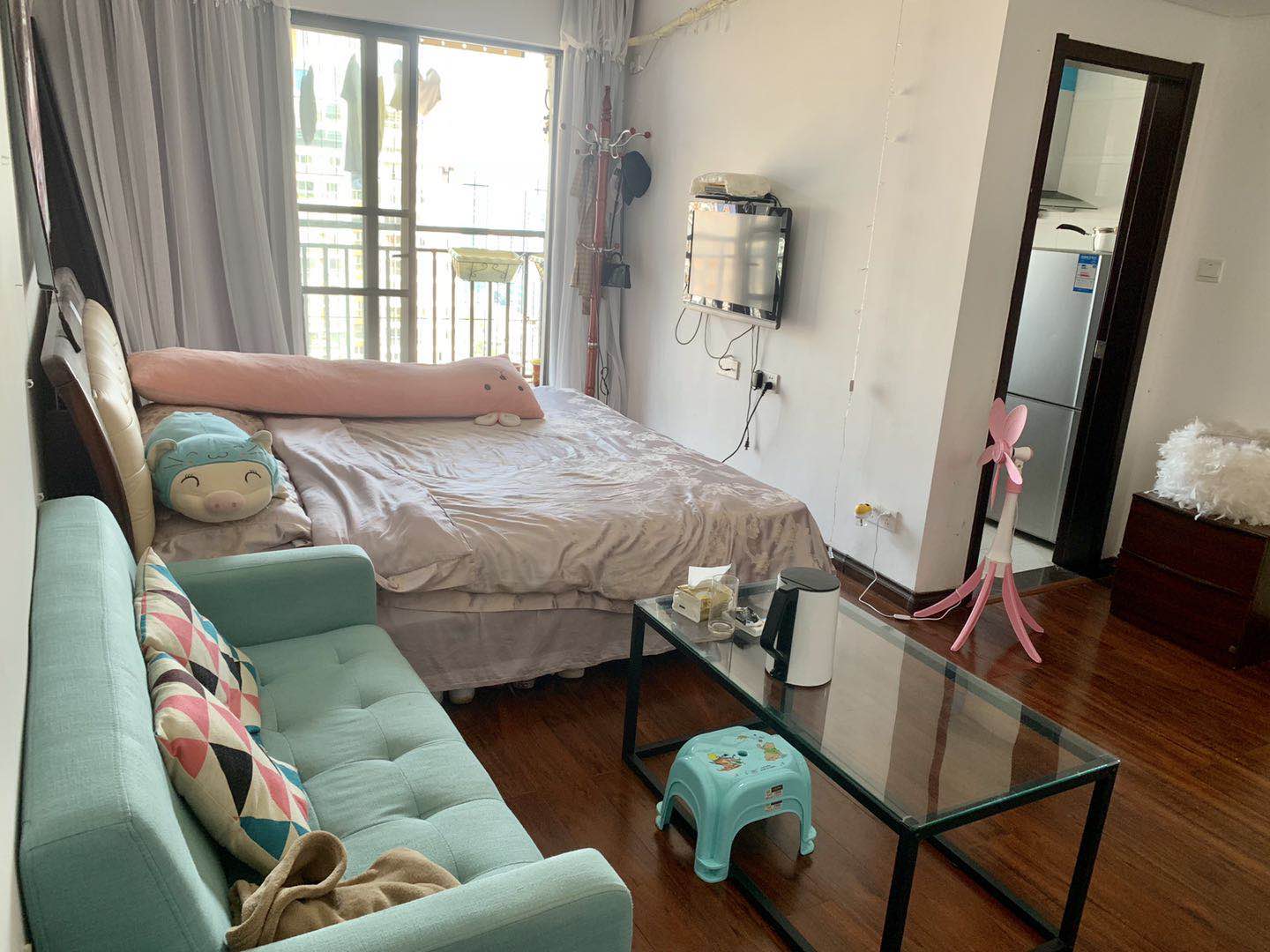 椰岛广场  1室1厅1卫    1900.0元/月 椰岛广场  1室1厅1卫    1900.0元/月室内图