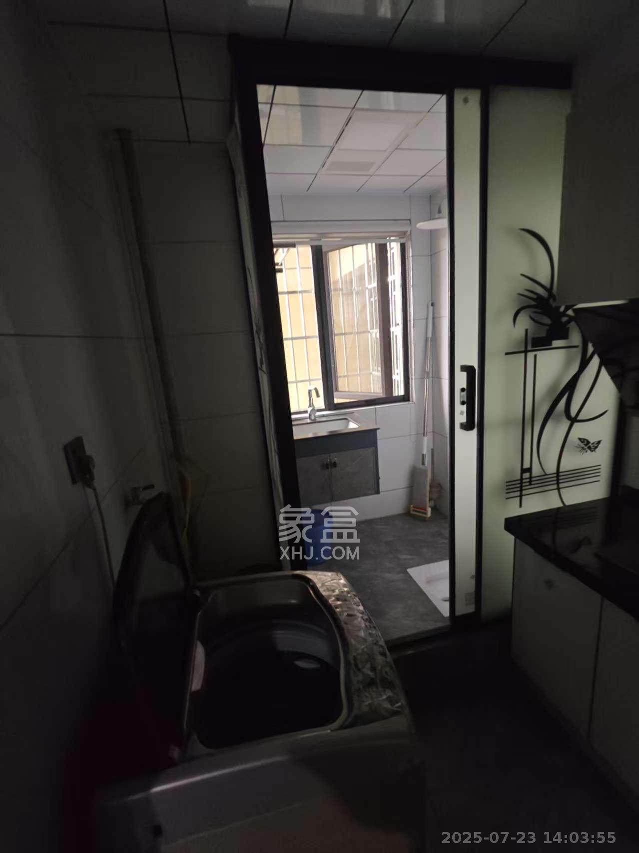 真人桥家园一期  1室0厅0卫    1300.0元/月 真人桥家园一期  1室0厅0卫    1300.0元/月室内图