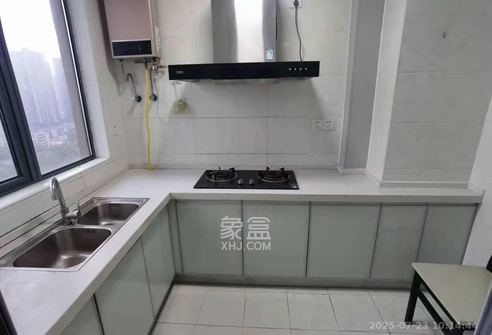 荣盛花语书苑 4室2厅2卫 3400.0元/月 荣盛花语书苑 4室2厅2卫 3400.0元/月室内图