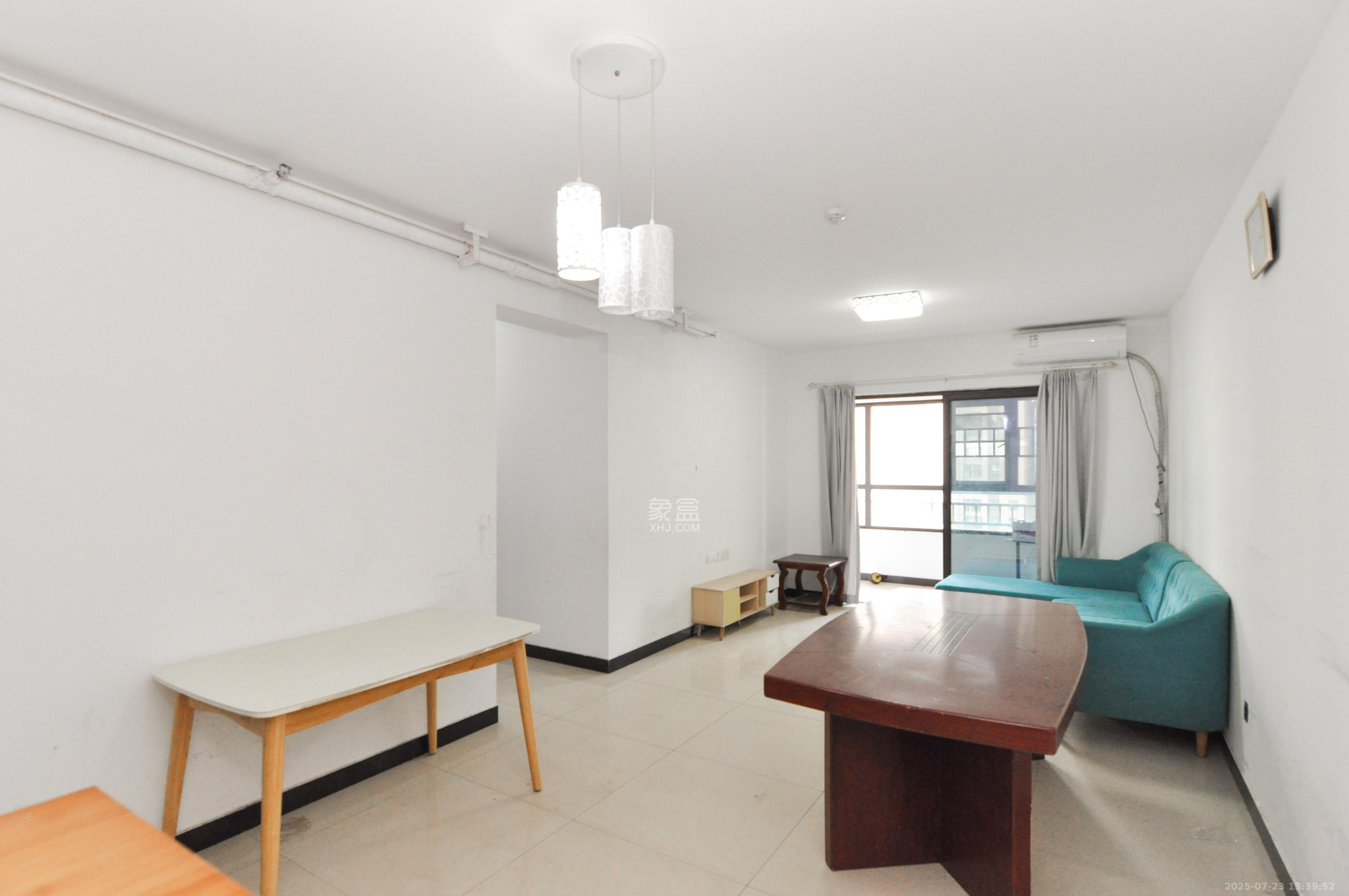 卓越浅水湾 3室2厅2卫 92.0万 卓越浅水湾 3室2厅2卫 92.0万客厅