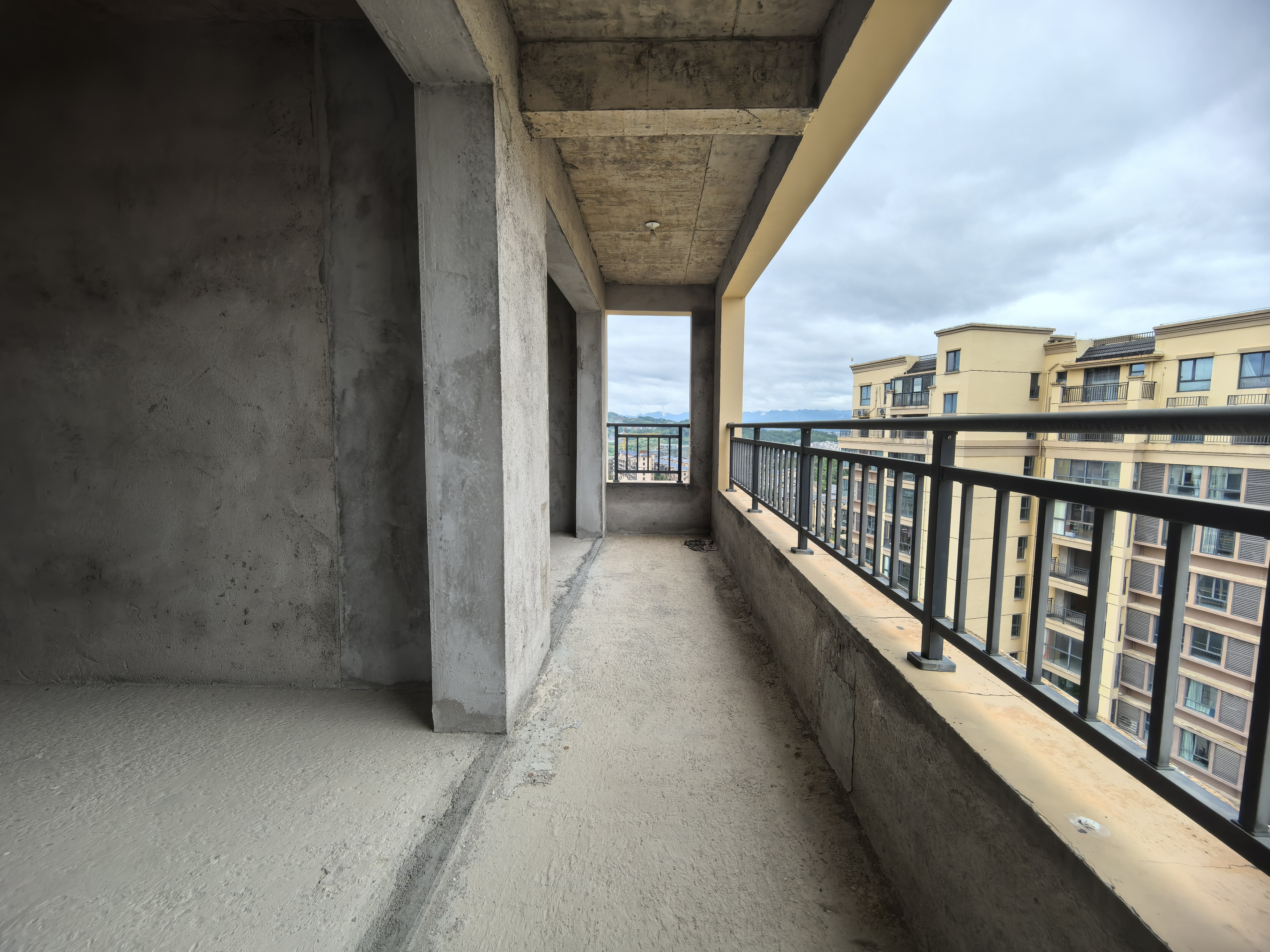 天门壹号 3室2厅1卫 40.8万 天门壹号 3室2厅1卫 40.8万客厅