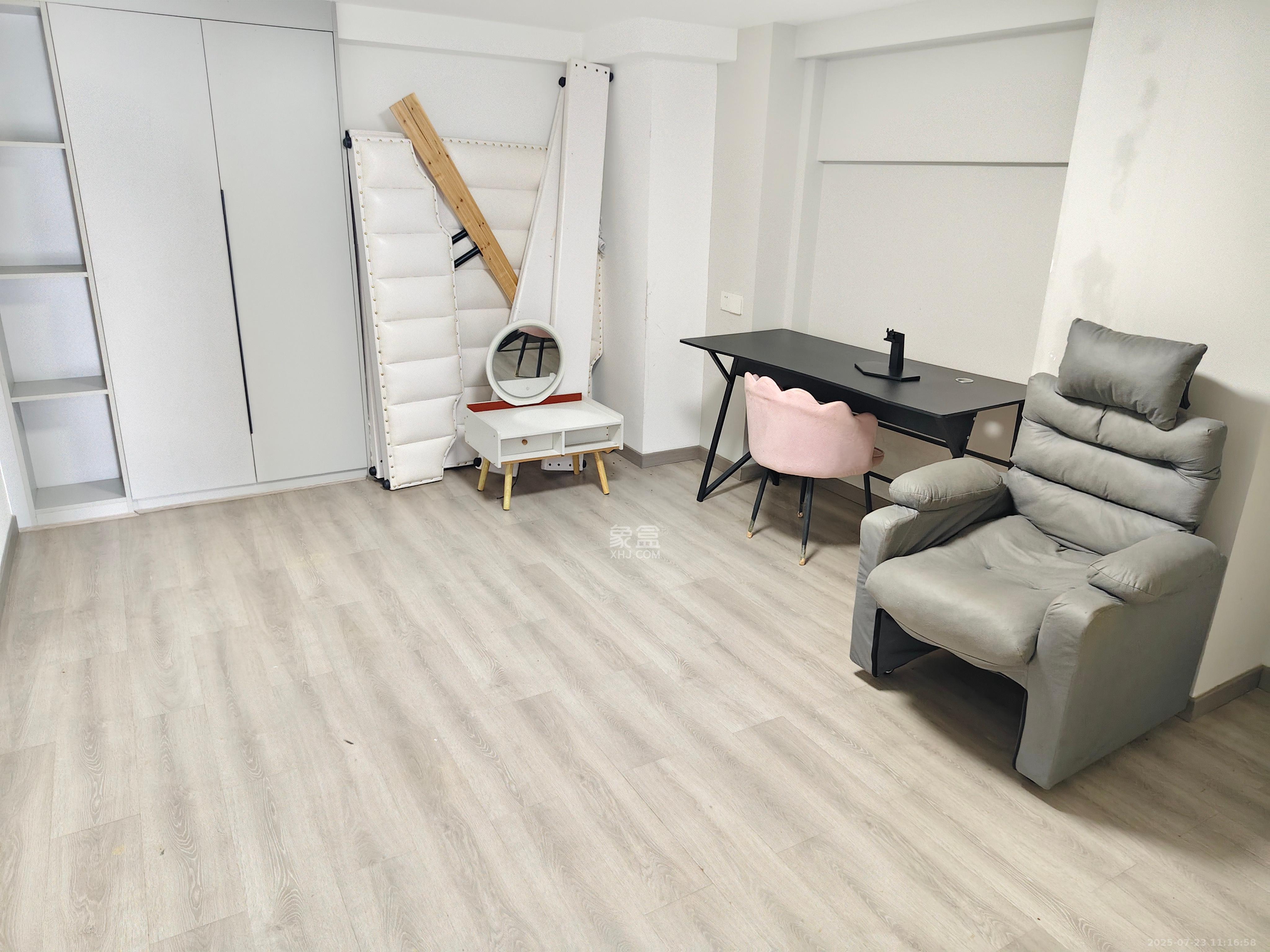 越秀悦湖台  2室1厅1卫   2800.00元/月室内图