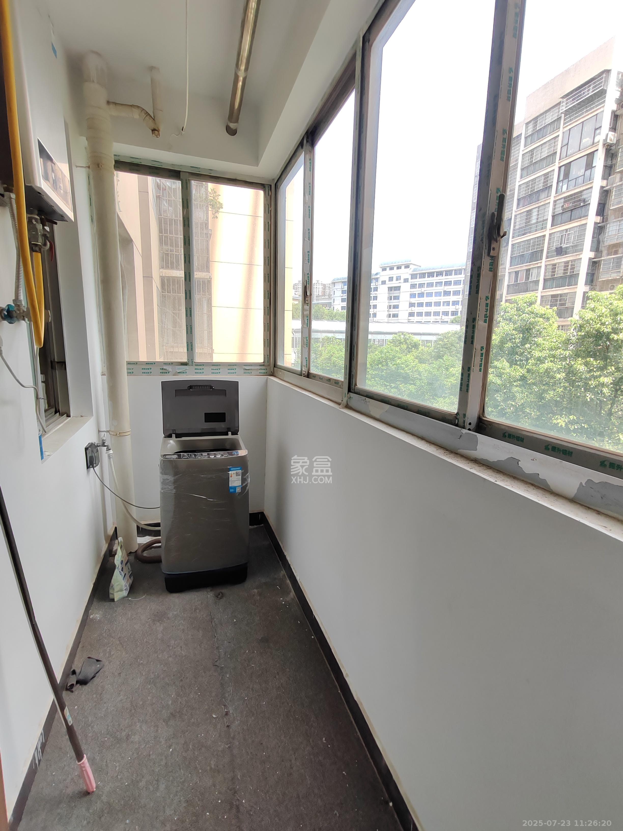 红树湾  3室2厅1卫   1700.00元/月室内图