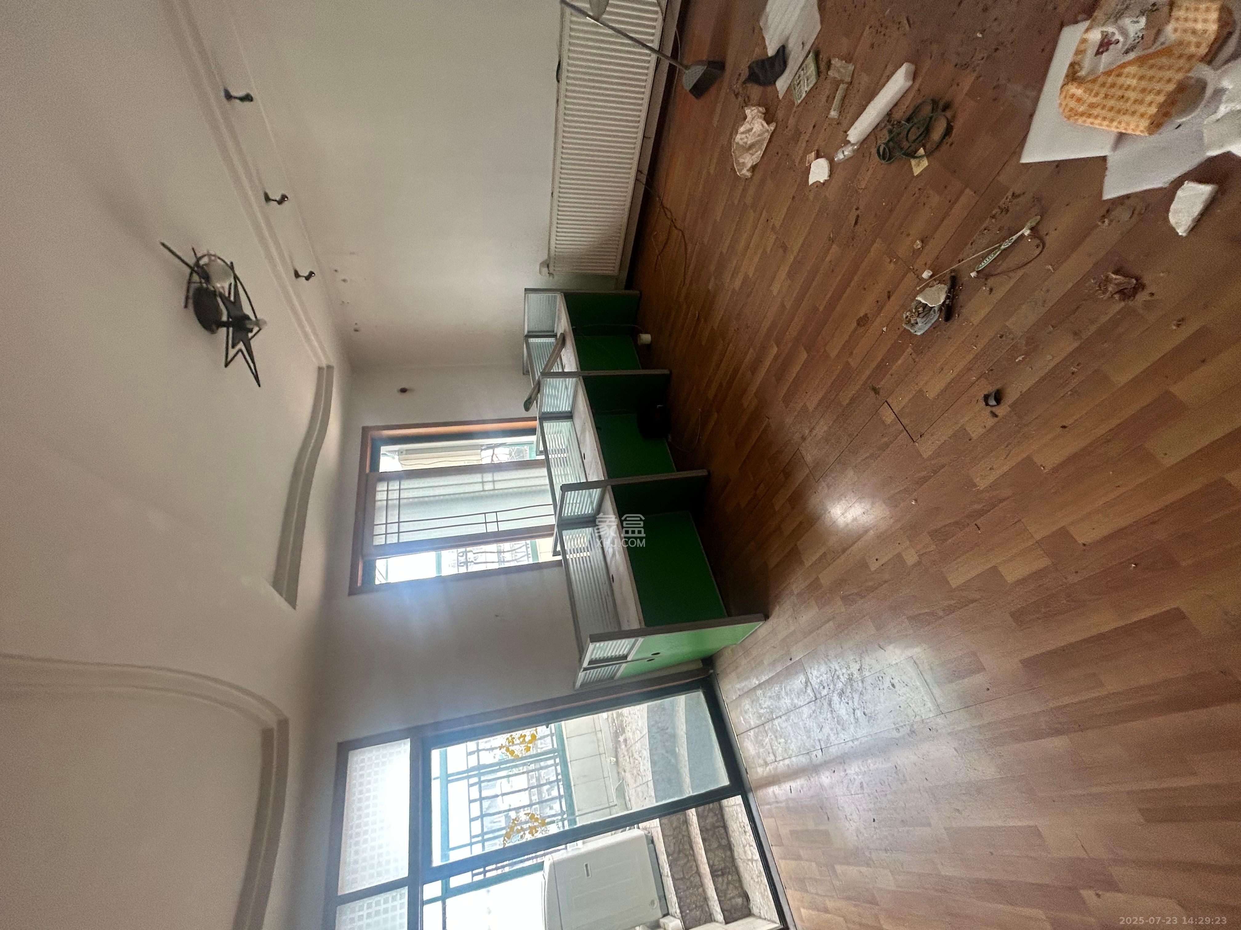 三湘小区 3室2厅2卫 1500.0元/月 三湘小区 3室2厅2卫 1500.0元/月室内图