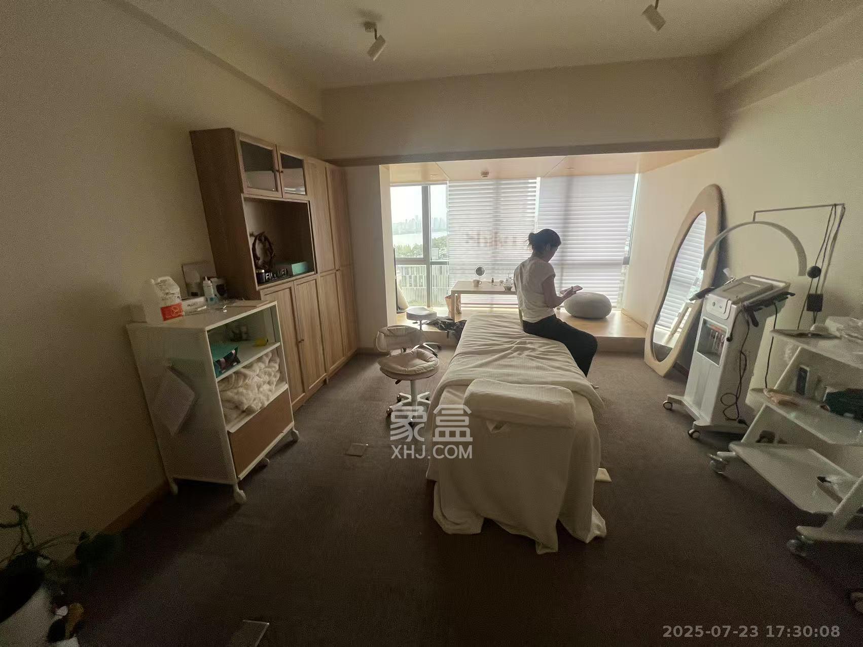 保利国际广场  1室1厅1卫    7500.0元/月小区图