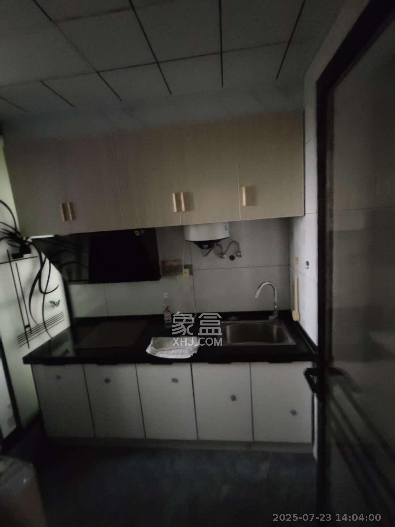 真人桥家园一期  1室0厅0卫    1300.0元/月 真人桥家园一期  1室0厅0卫    1300.0元/月室内图