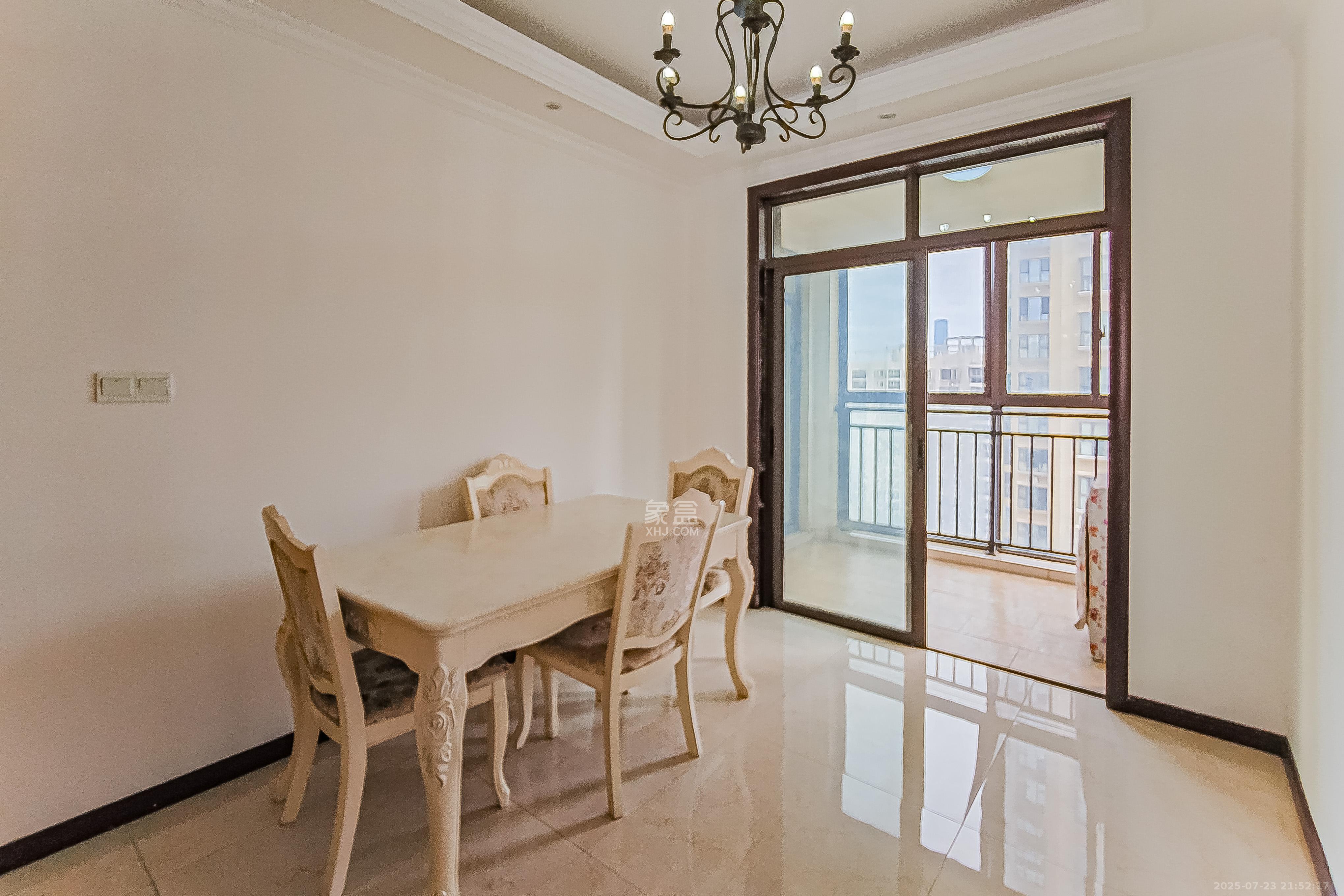 大鸿杰座  3室2厅2卫    137.8万 大鸿杰座  3室2厅2卫    137.8万客厅