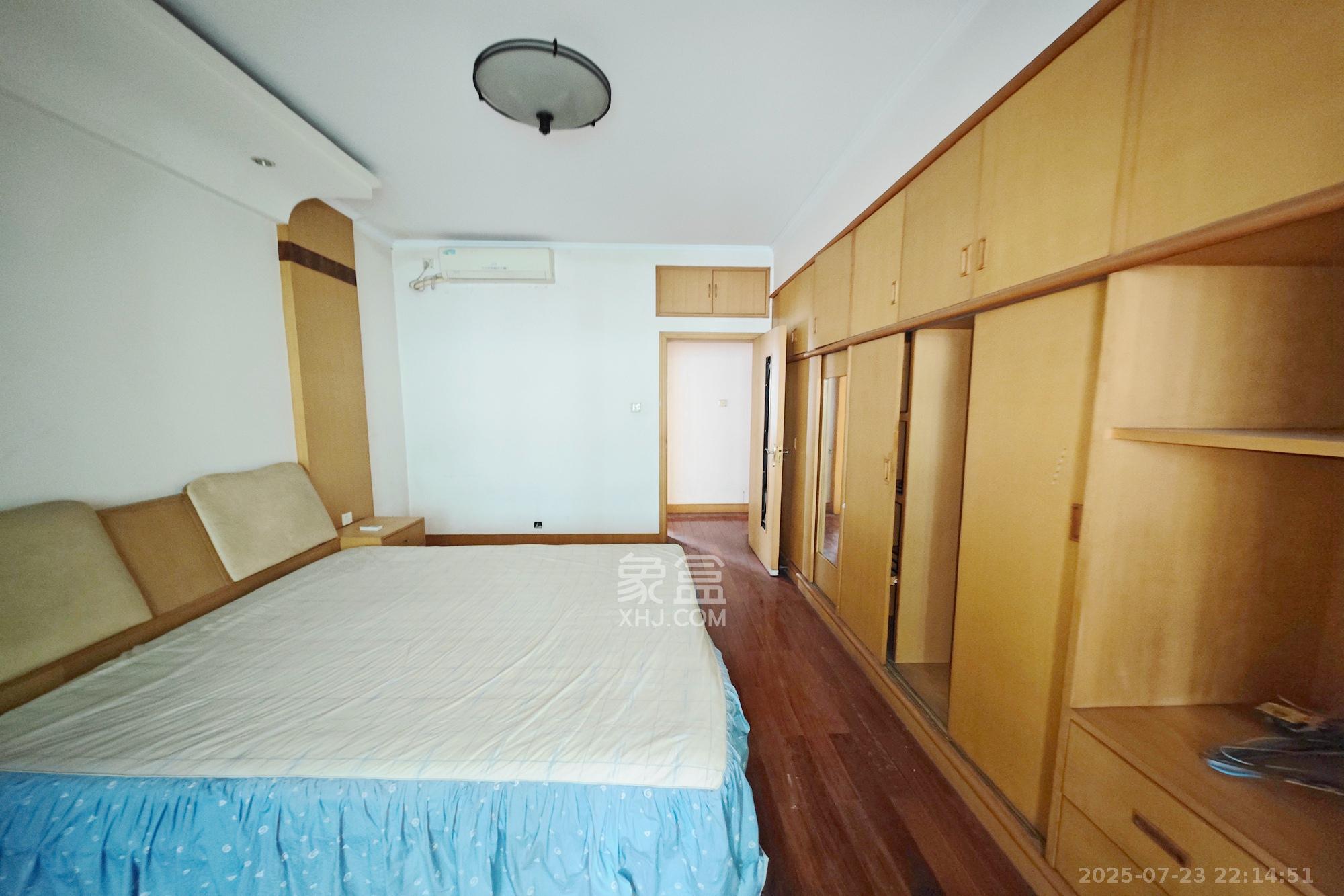 法官公寓 3室2厅2卫 88.0万 法官公寓 3室2厅2卫 88.0万卧室