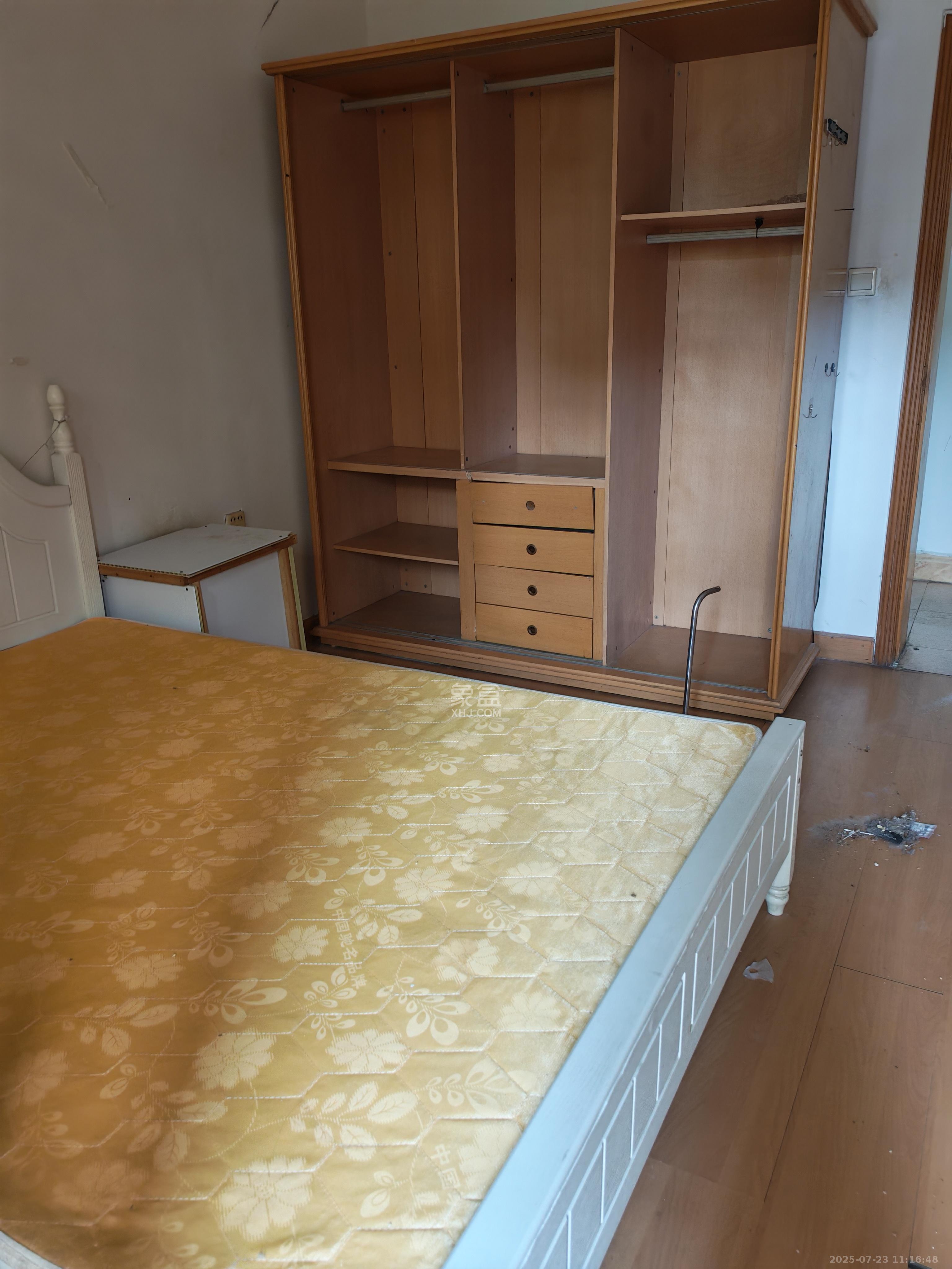 牛婆塘社区  2室1厅1卫   1300.00元/月室内图
