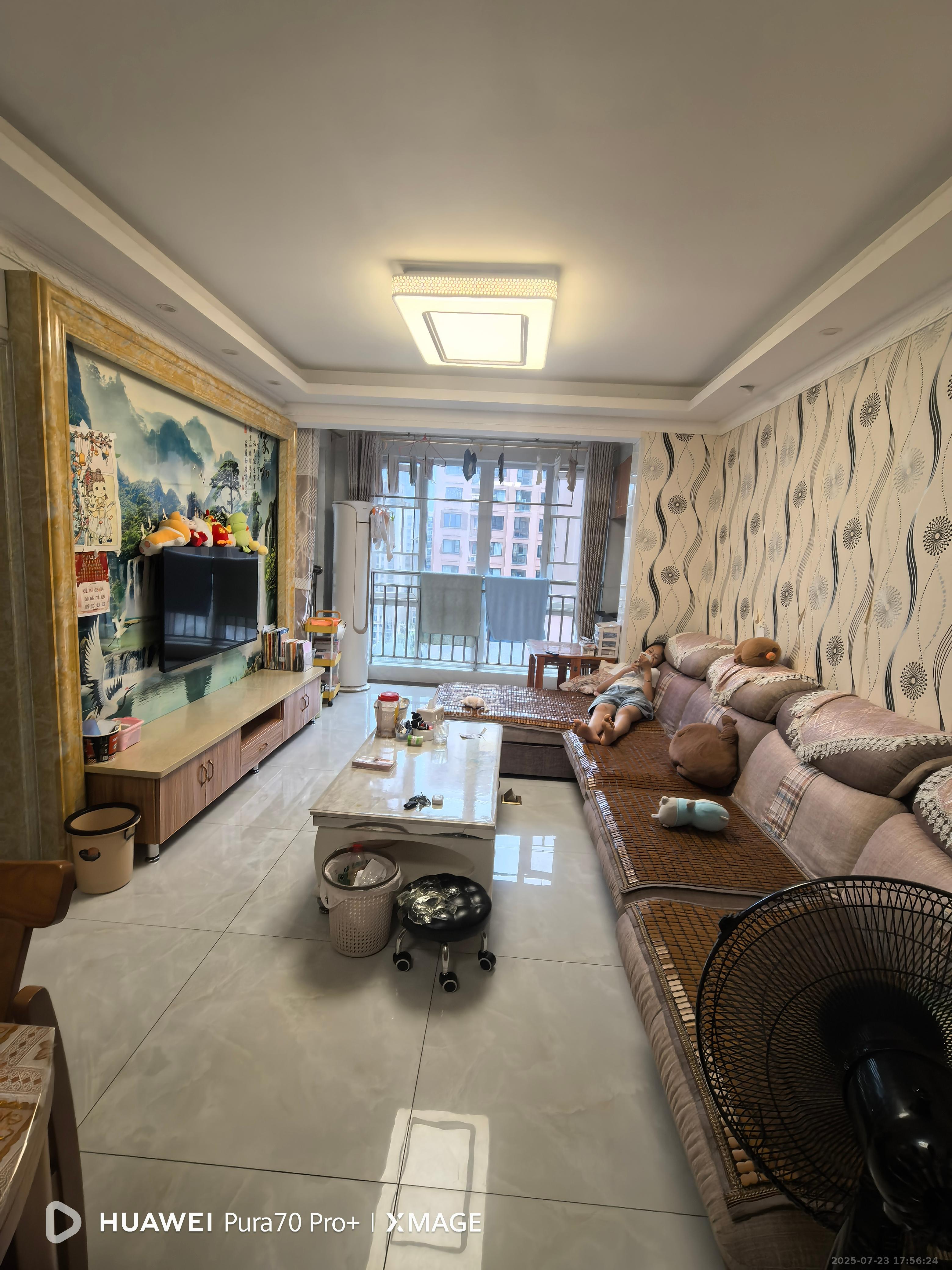丽发新城  1室2厅1卫   1800.00元/月室内图