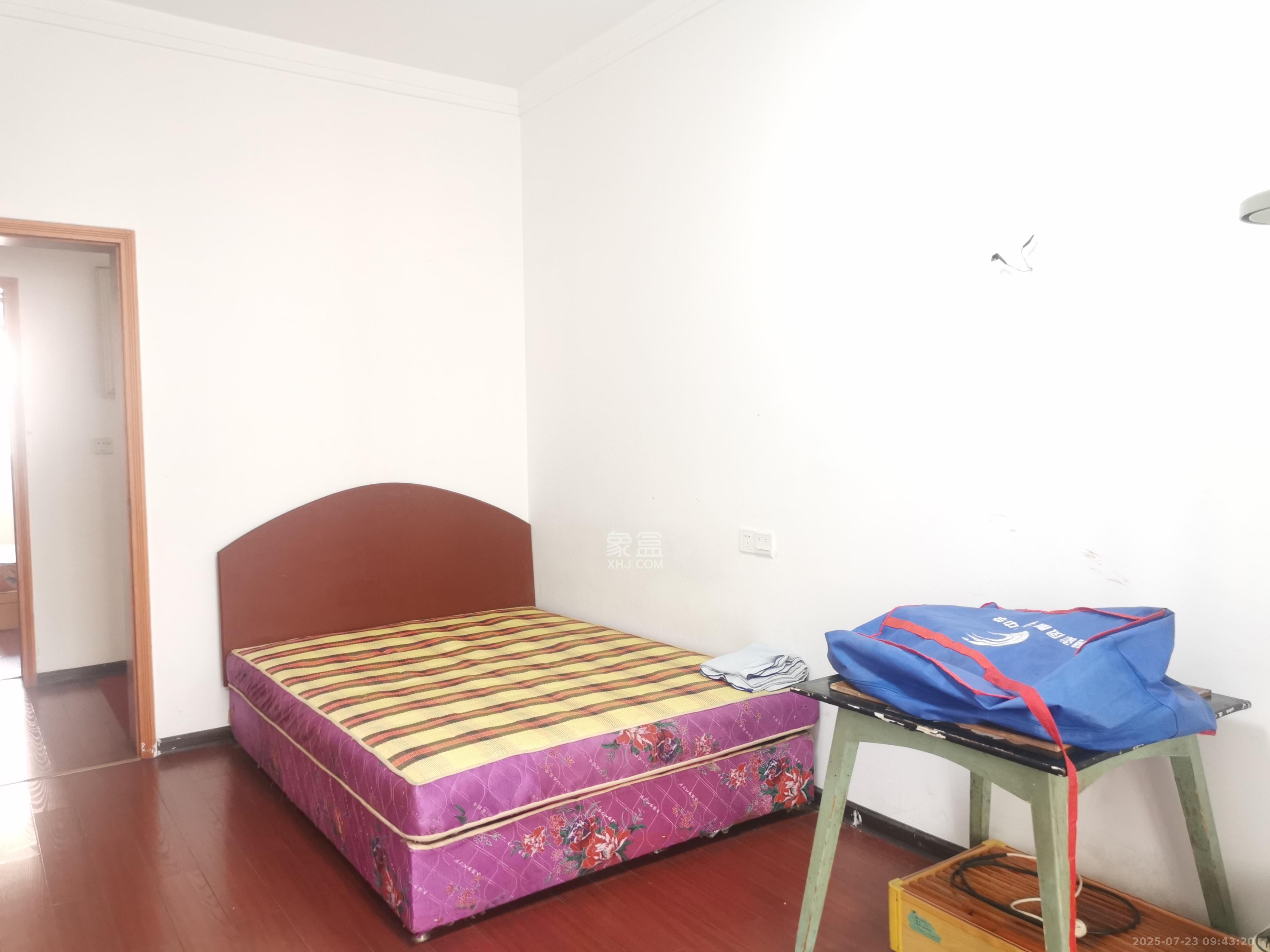 莲乡公寓  4室2厅1卫    1500.0元/月 莲乡公寓  4室2厅1卫    1500.0元/月室内图