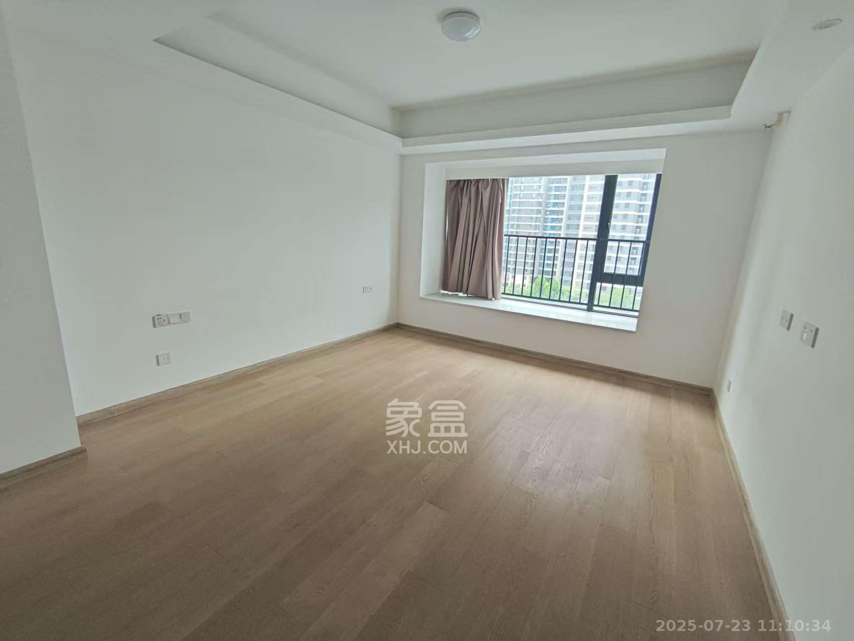 南山梅溪一方  5室2厅2卫    4500.0元/月室内图