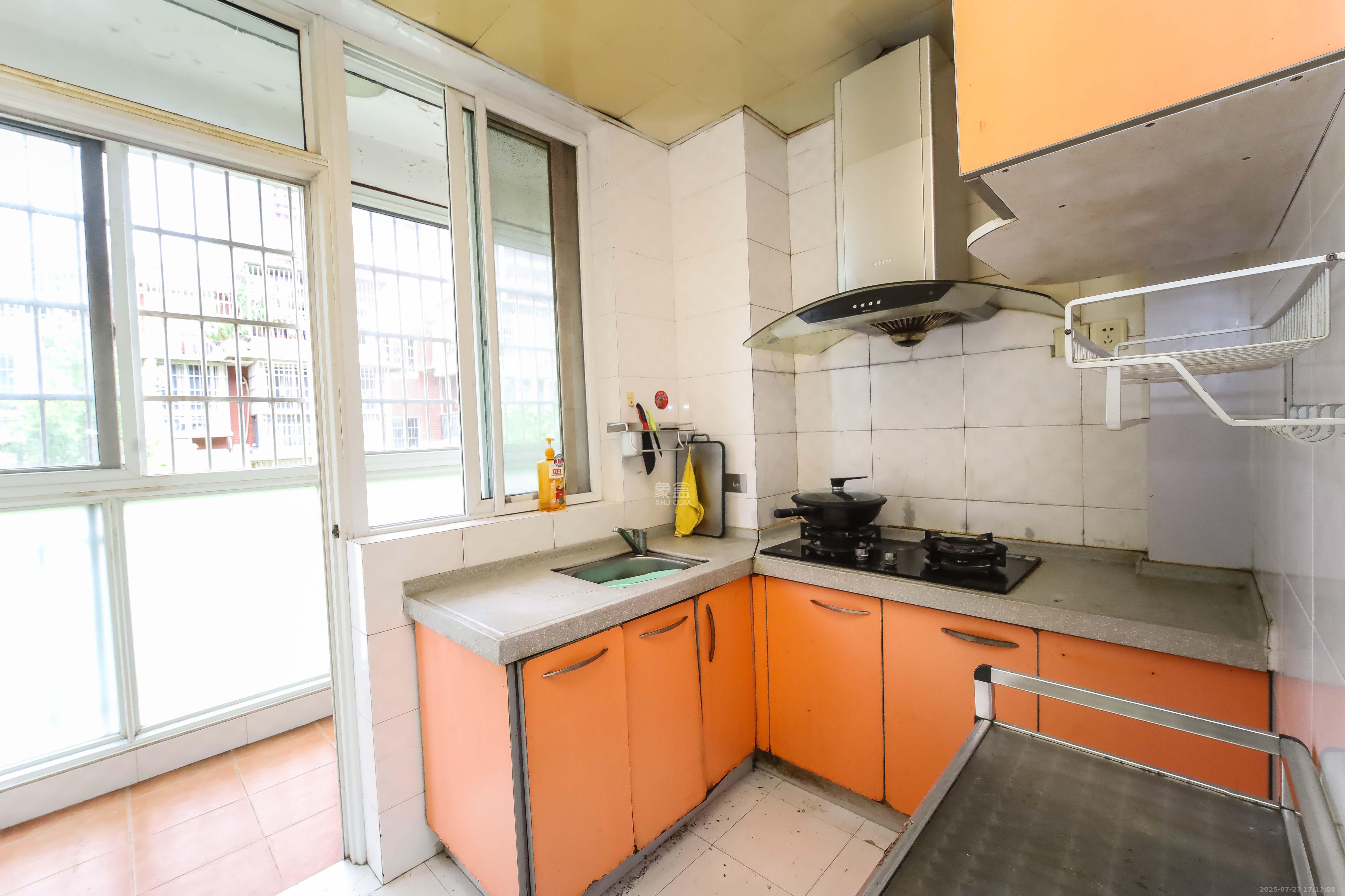 锦绣中星 3室2厅2卫 70.0万 锦绣中星 3室2厅2卫 70.0万厨房