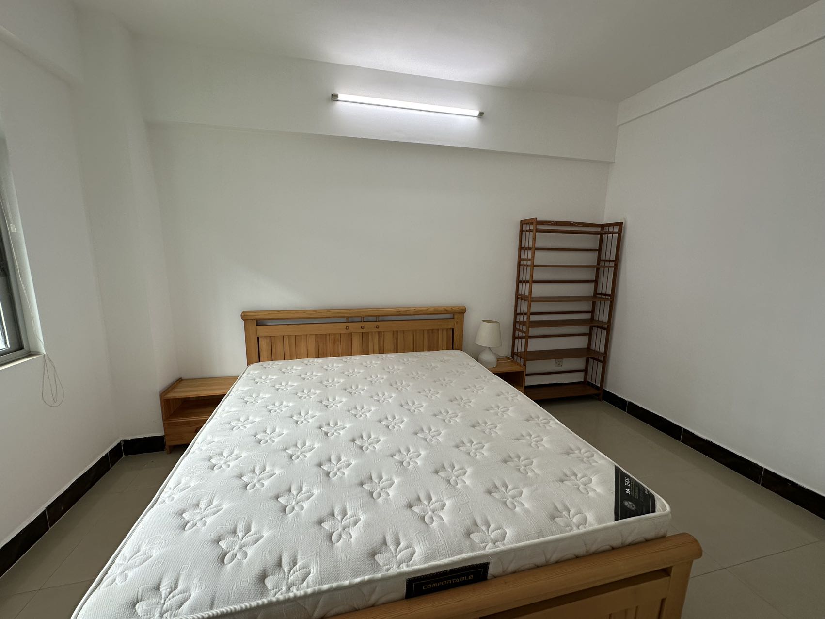 交警总队公寓 3室2厅1卫 2400.0元/月 交警总队公寓 3室2厅1卫 2400.0元/月室内图