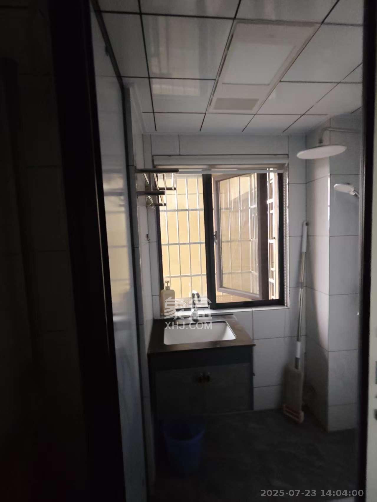 真人桥家园一期  1室0厅0卫    1300.0元/月 真人桥家园一期  1室0厅0卫    1300.0元/月室内图