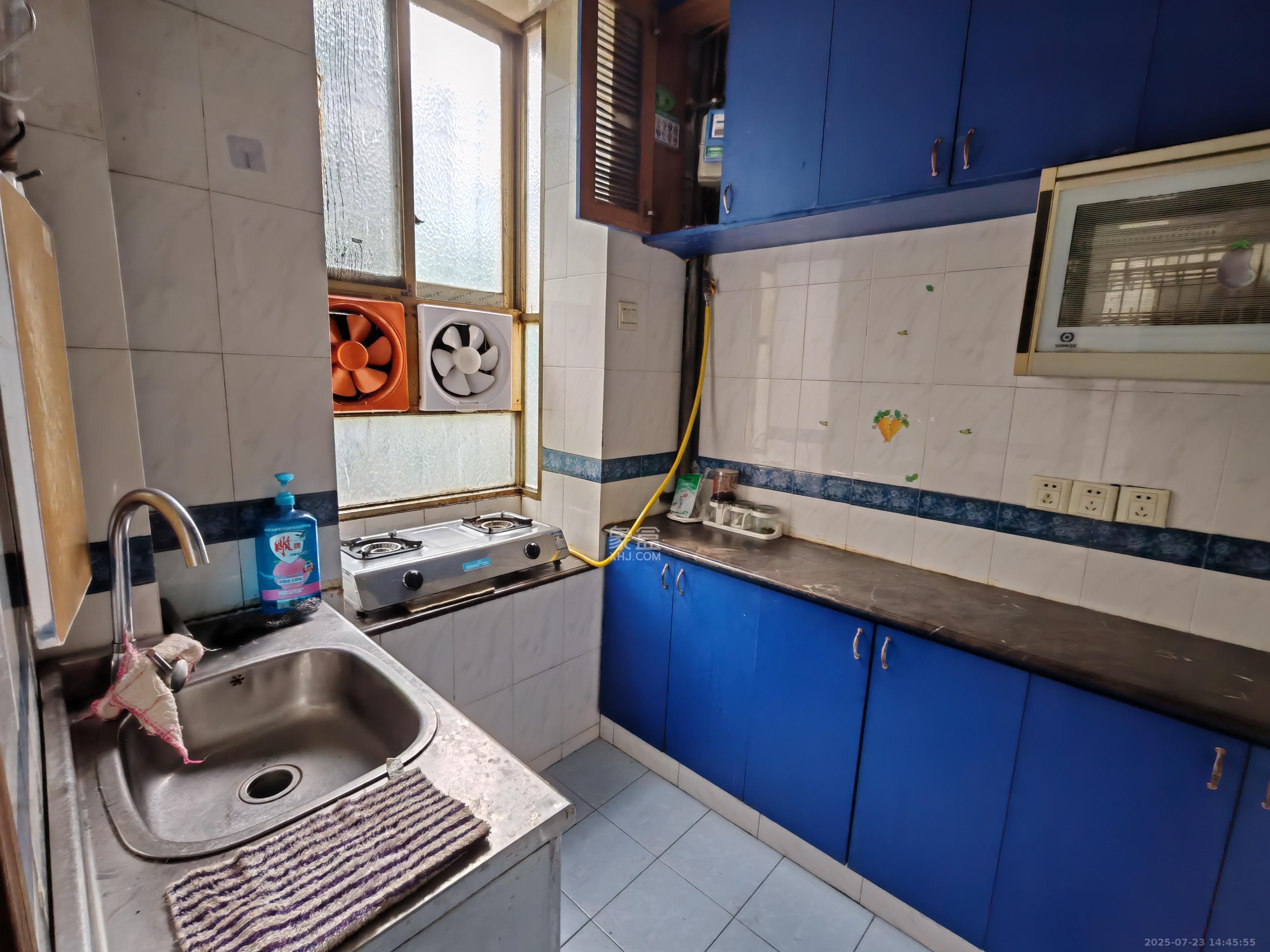 荷花园保险公司宿舍  4室2厅1卫    1800.0元/月室内图