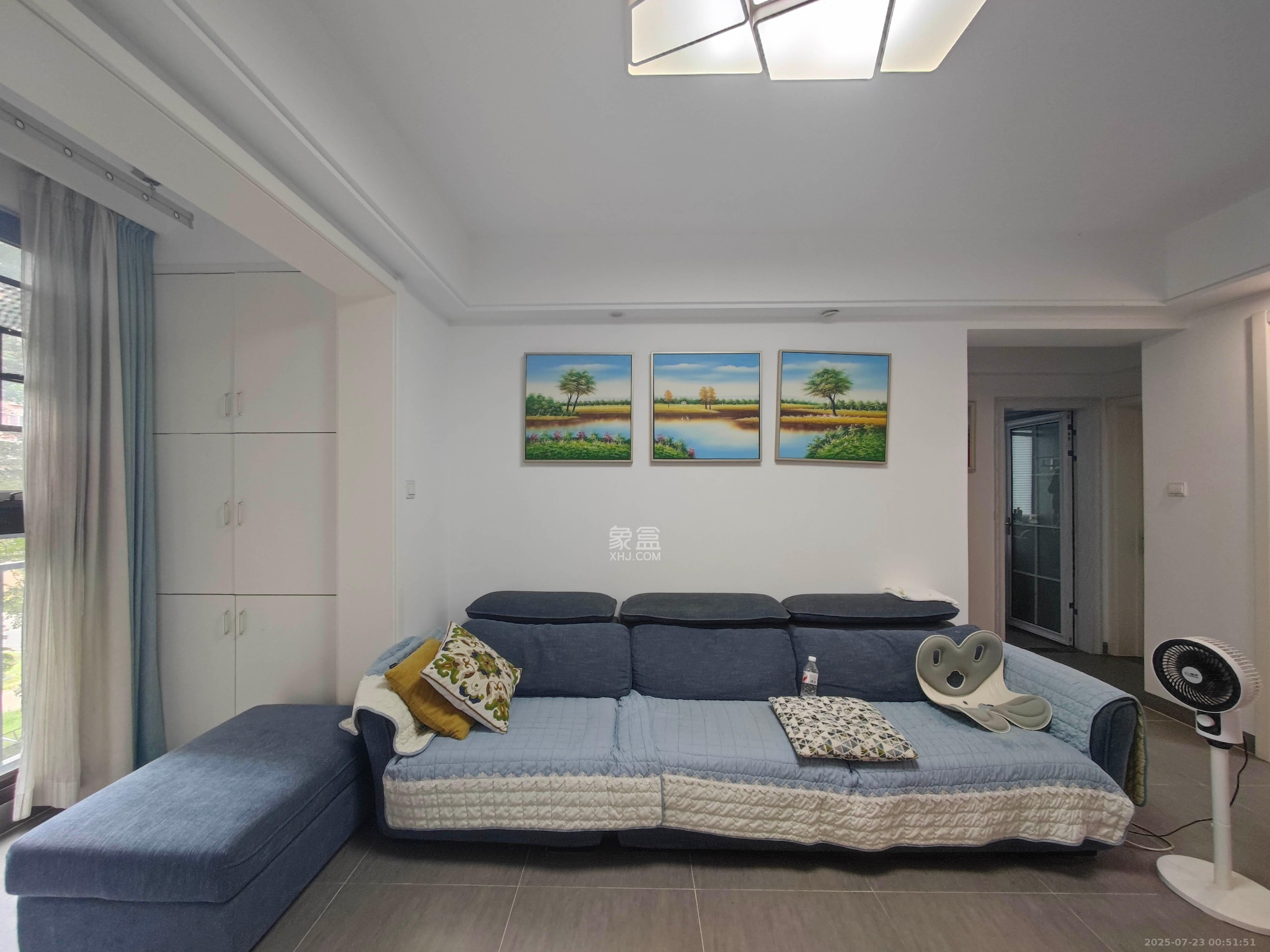 南城印象 3室2厅2卫 86.0万 南城印象 3室2厅2卫 86.0万客厅