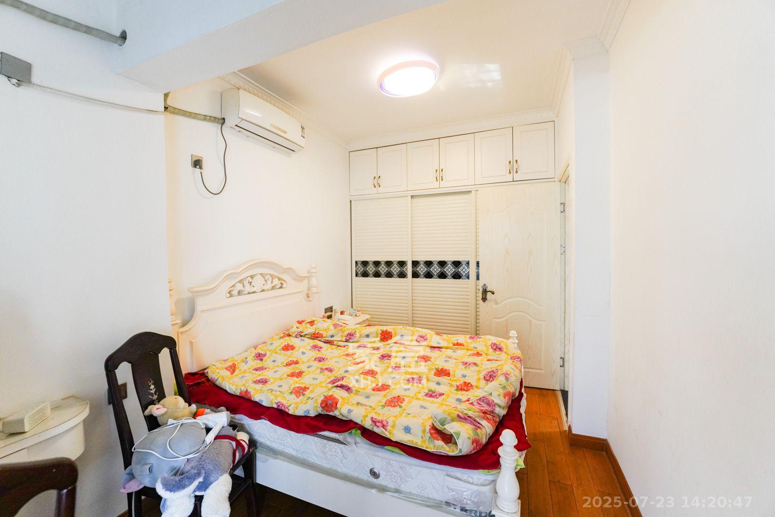 奥林匹克花园贡院三期 4室2厅2卫 2800.0元/月 奥林匹克花园贡院三期 4室2厅2卫 2800.0元/月室内图