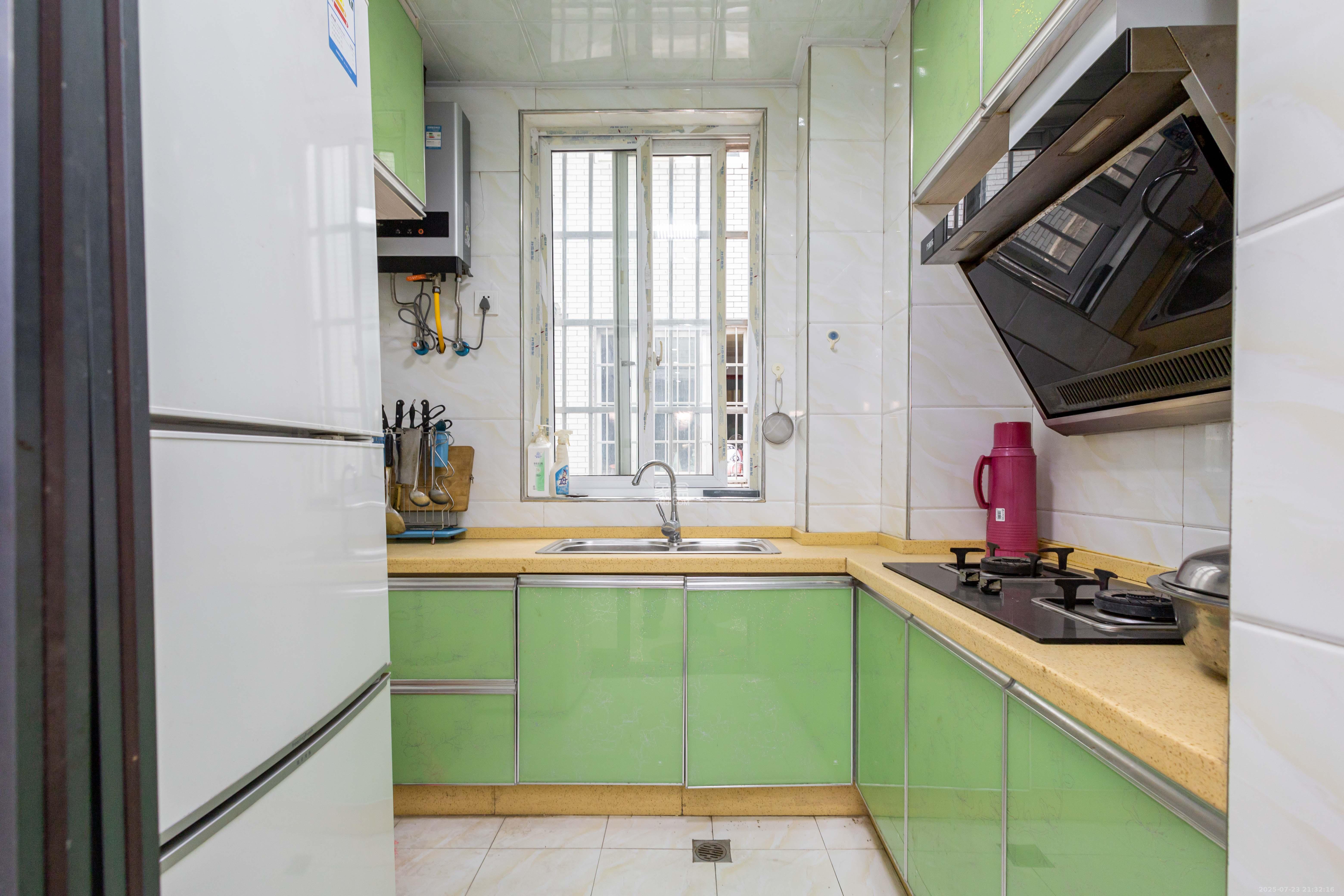 明天一城 3室2厅1卫 51.8万 明天一城 3室2厅1卫 51.8万厨房