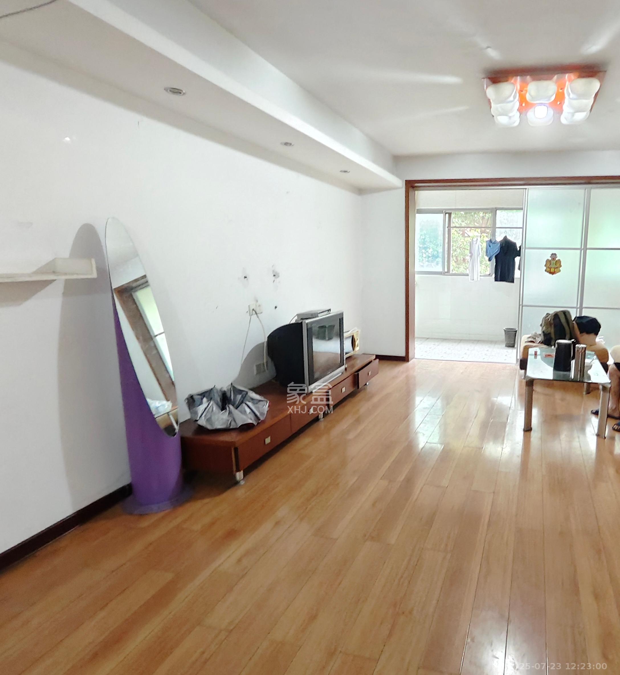 富景园  3室2厅2卫   2200.00元/月室内图