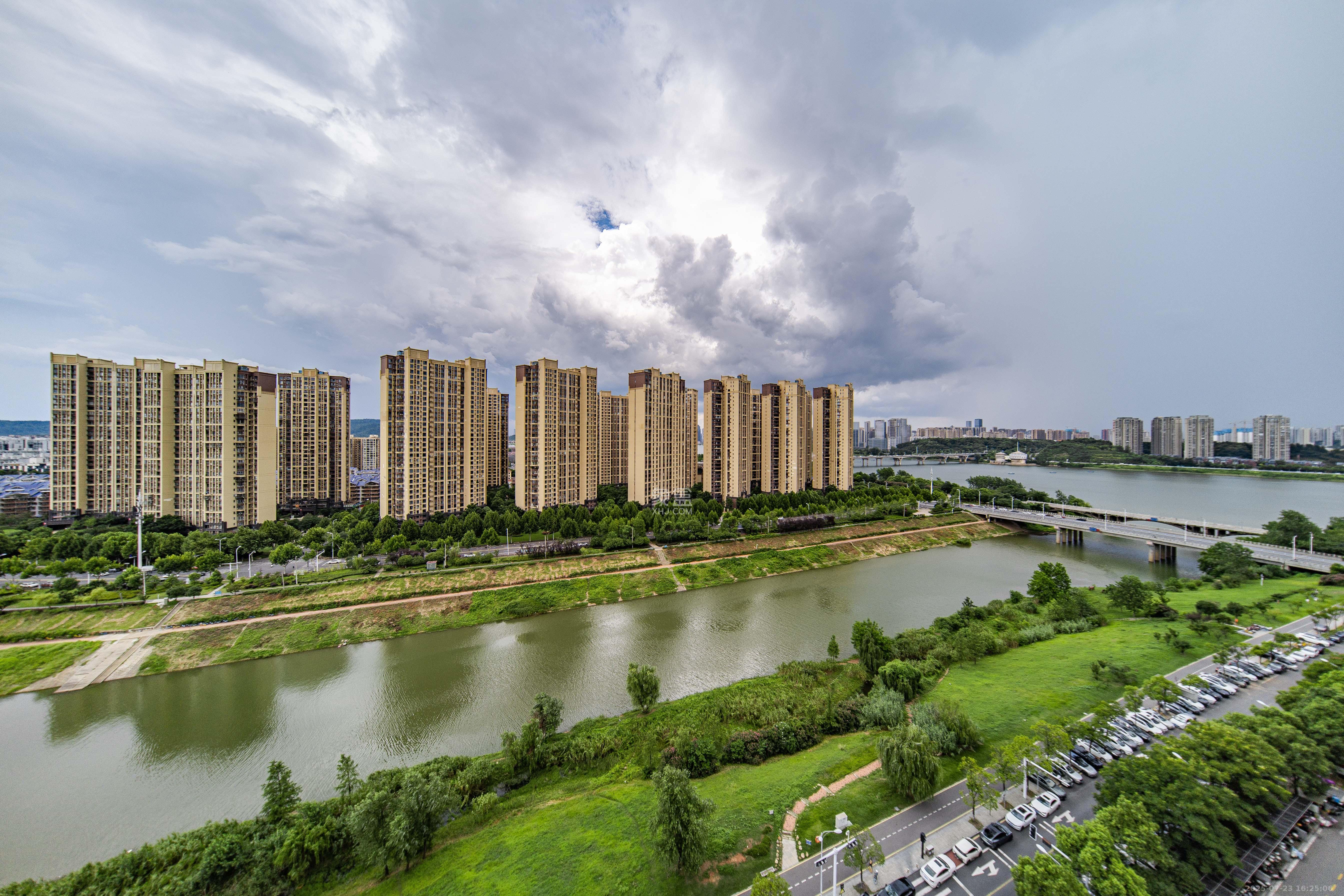 奥克斯滨仕花园（奥克斯洋湖广场/奥克斯中心）  4室2厅2卫    168.0万其他