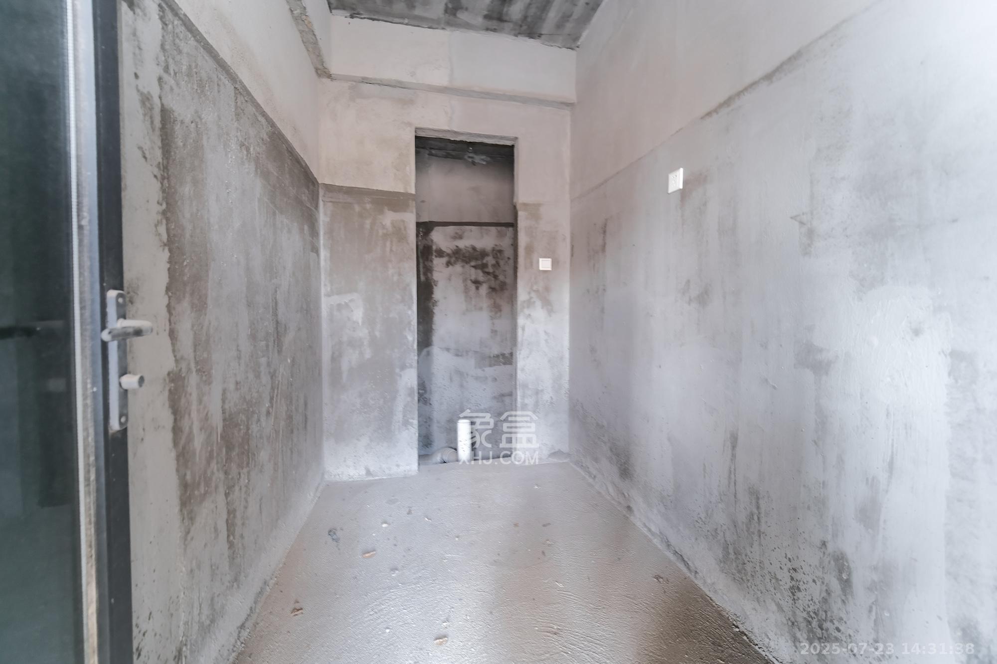 三一街区 4室2厅2卫 138.0万 三一街区 4室2厅2卫 138.0万卧室