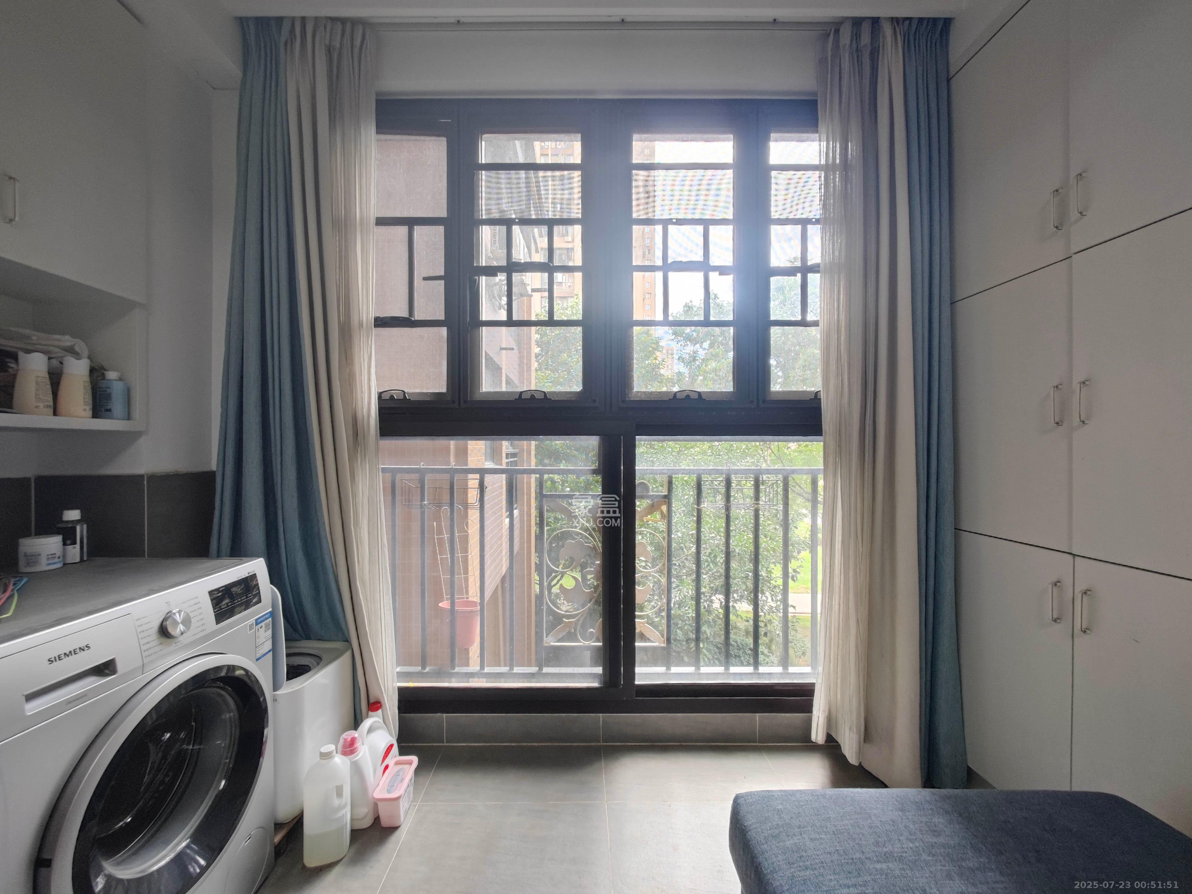 南城印象  3室2厅2卫    86.0万其他