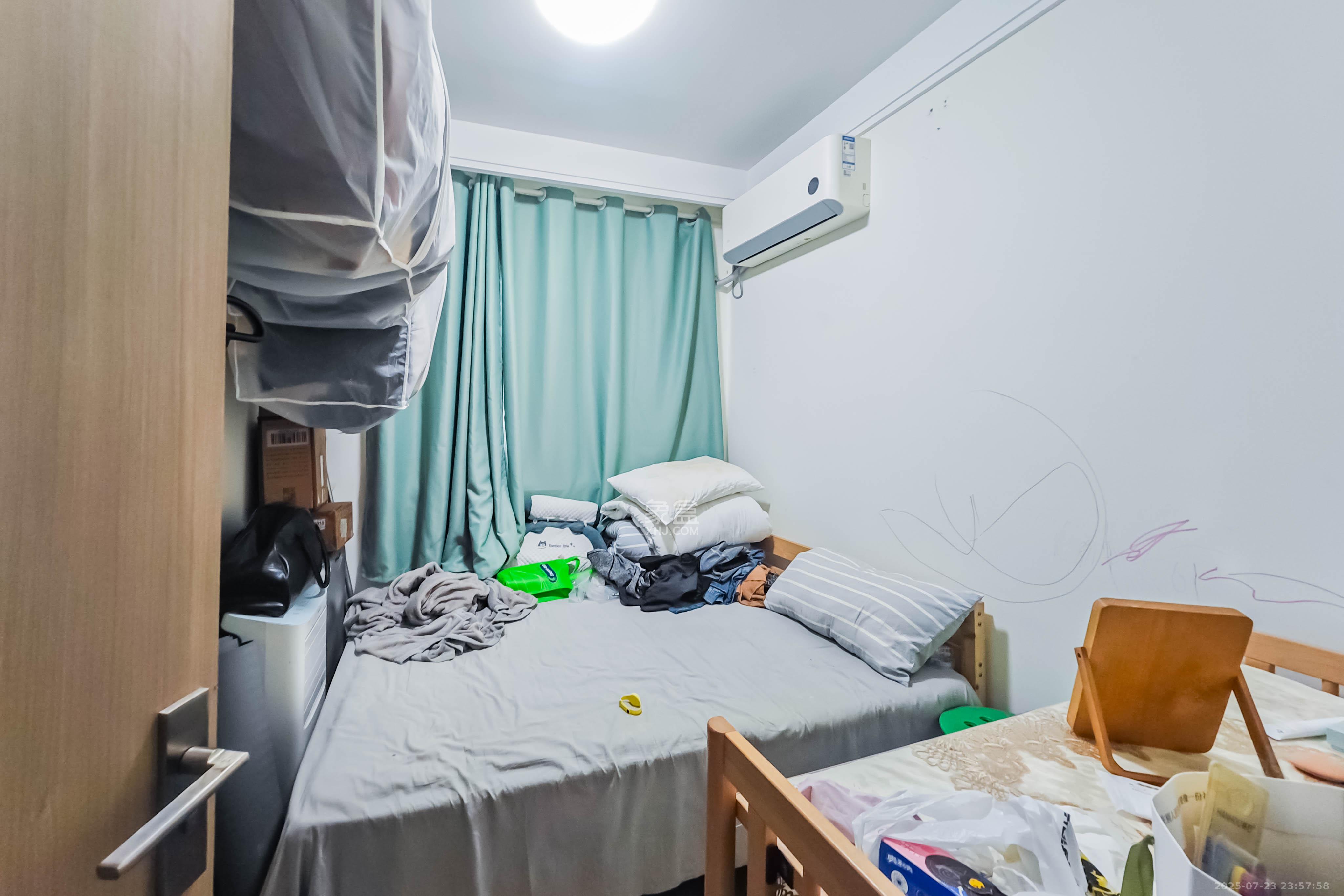 长沙高铁吾悦广场 3室2厅2卫 105.0万 长沙高铁吾悦广场 3室2厅2卫 105.0万卧室