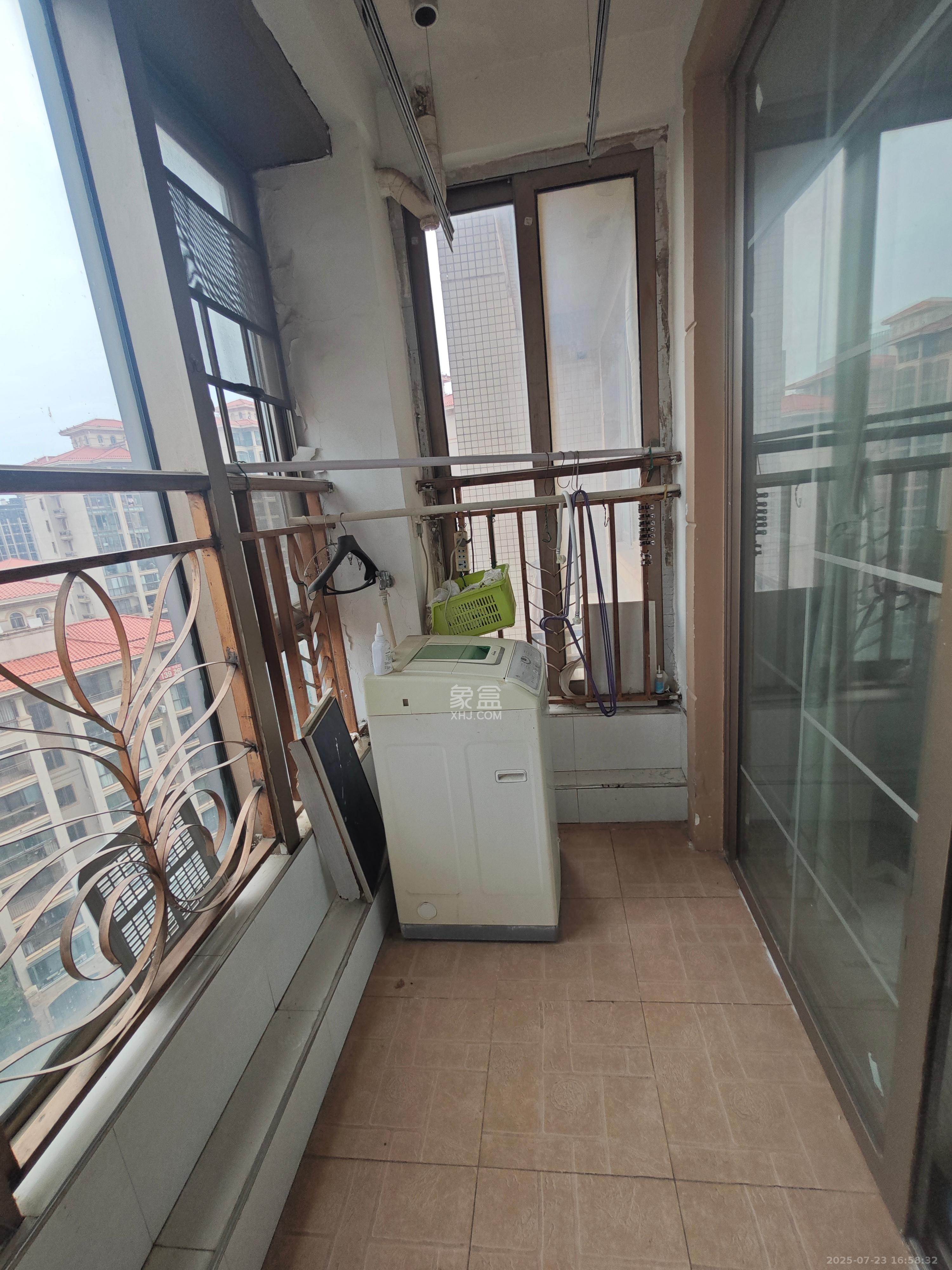 长沙玫瑰园 3室2厅2卫 1800.0元/月 长沙玫瑰园 3室2厅2卫 1800.0元/月室内图