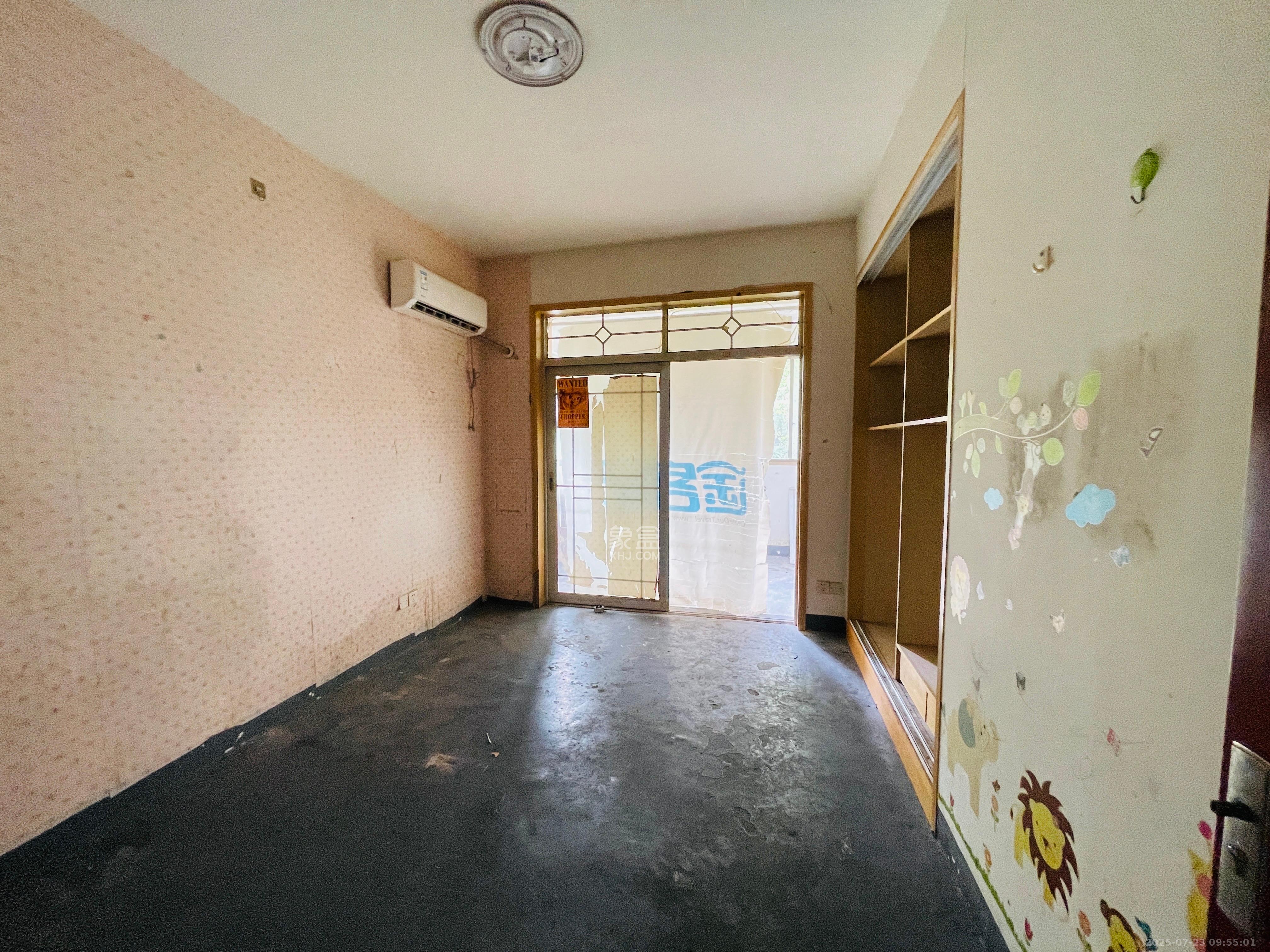 芙蓉公寓 4室2厅1卫 2500.0元/月 芙蓉公寓 4室2厅1卫 2500.0元/月室内图