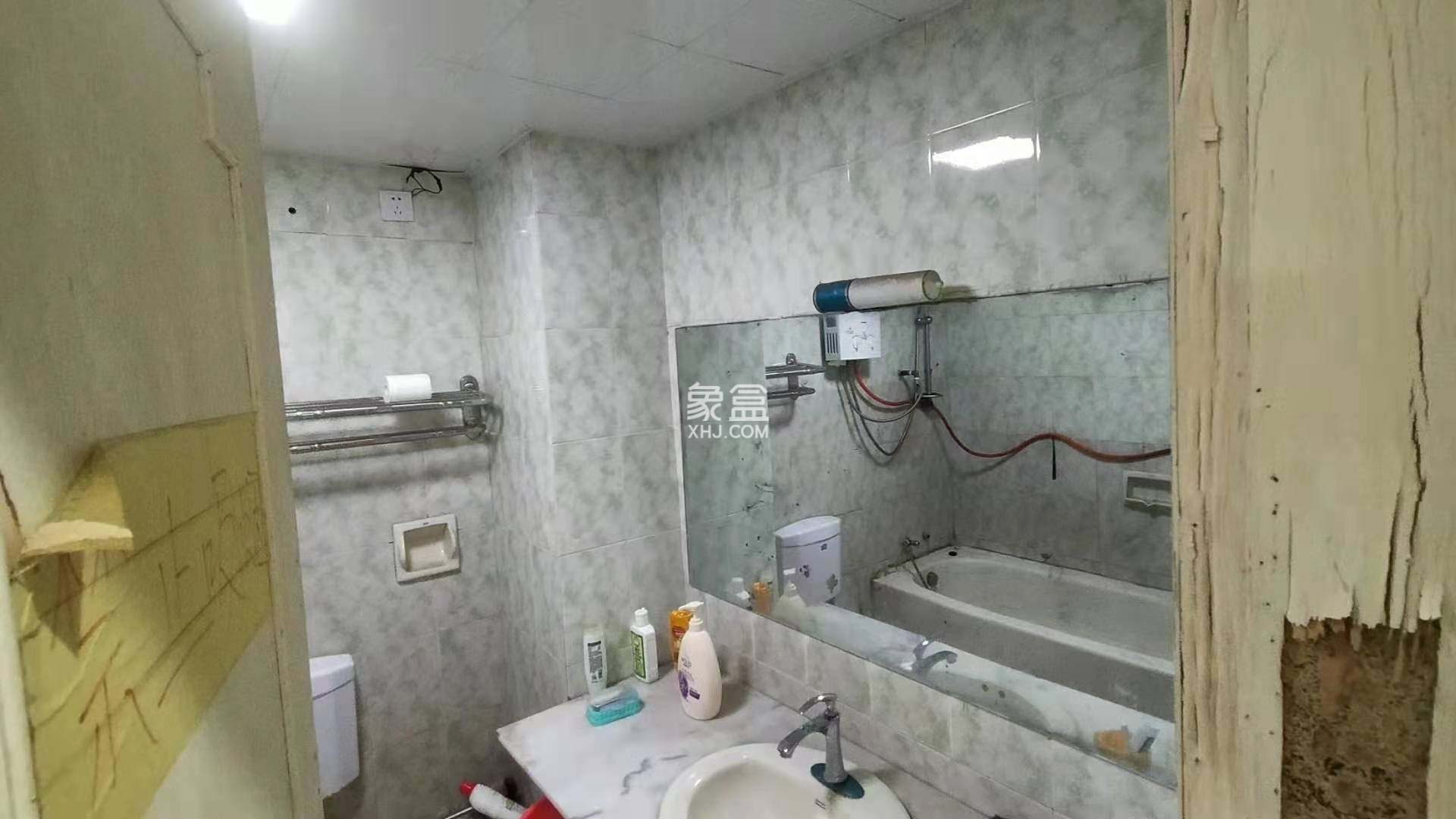 裕通花园  4室2厅2卫    152.0万 裕通花园  4室2厅2卫    152.0万室内图