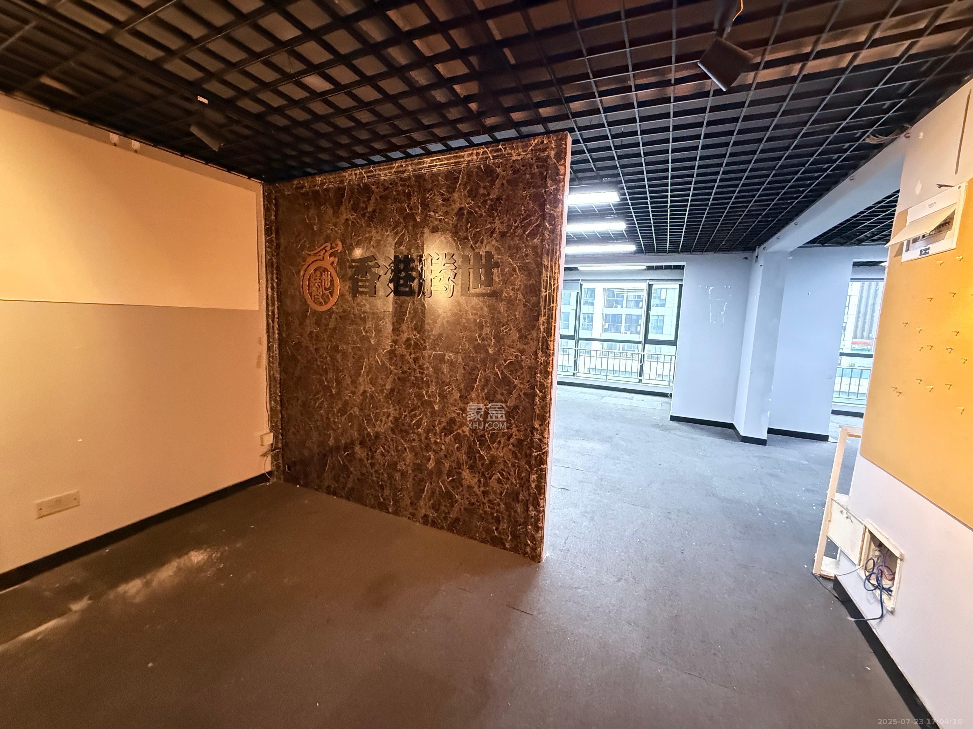 德思勤城市广场（宝格丽公寓）   100.0㎡      3400.0元/月