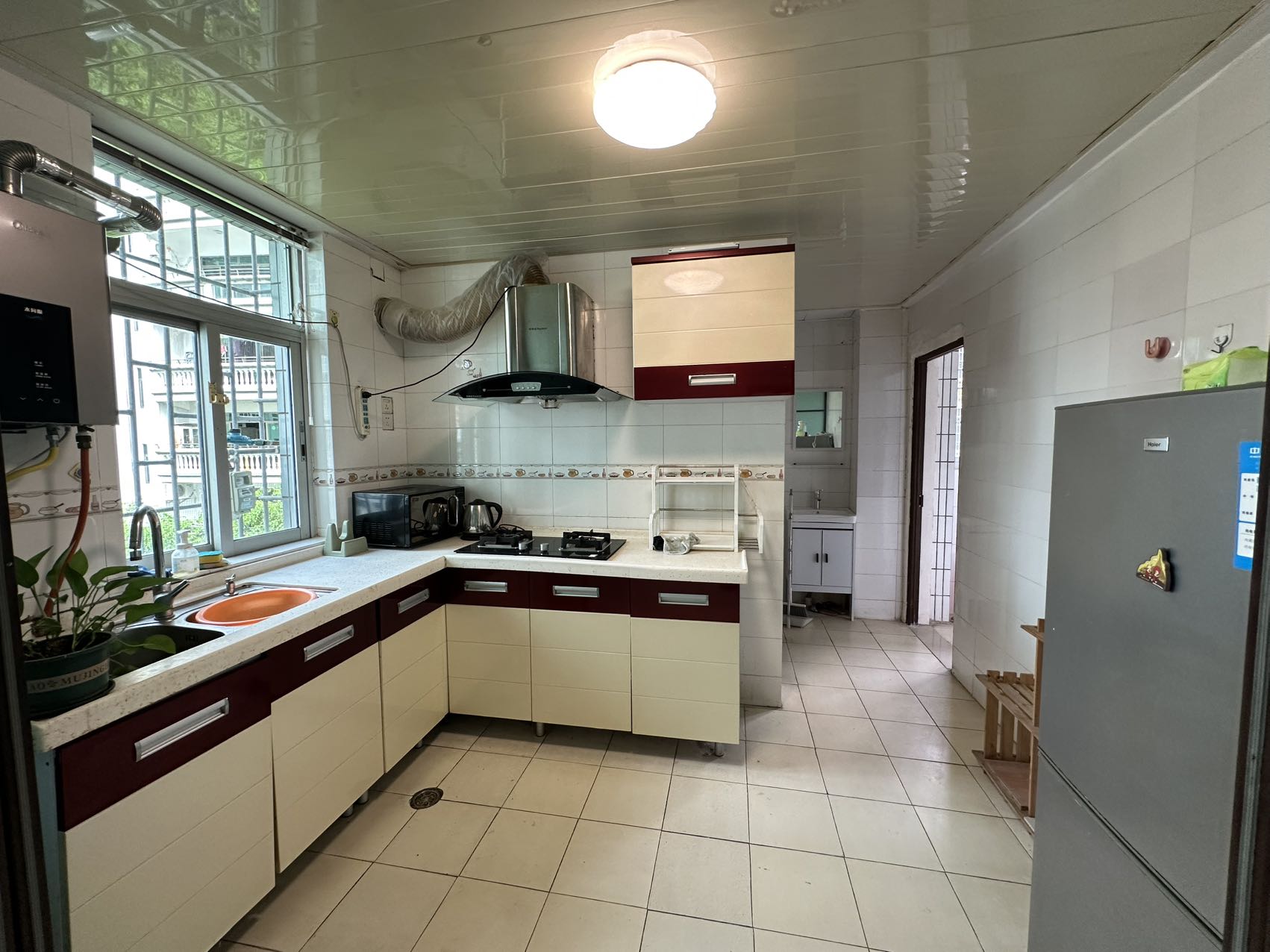 交警总队公寓 3室2厅1卫 2400.0元/月 交警总队公寓 3室2厅1卫 2400.0元/月室内图